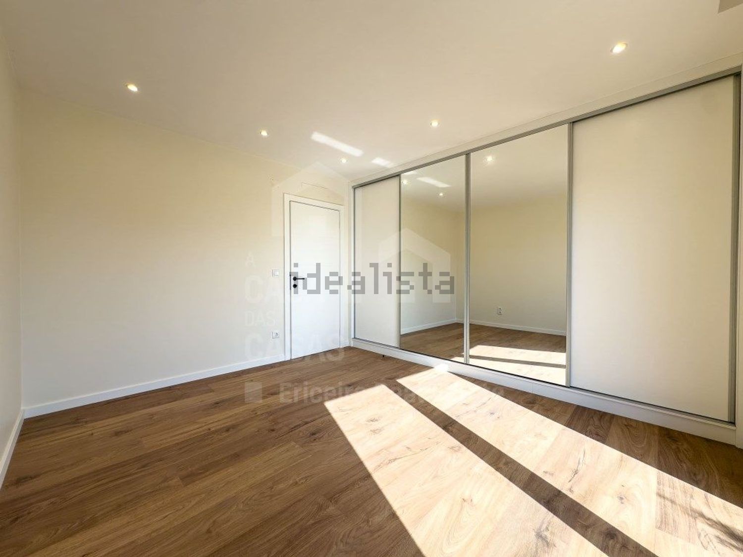 小楼房或独栋别墅出售在Encarnação - 居住