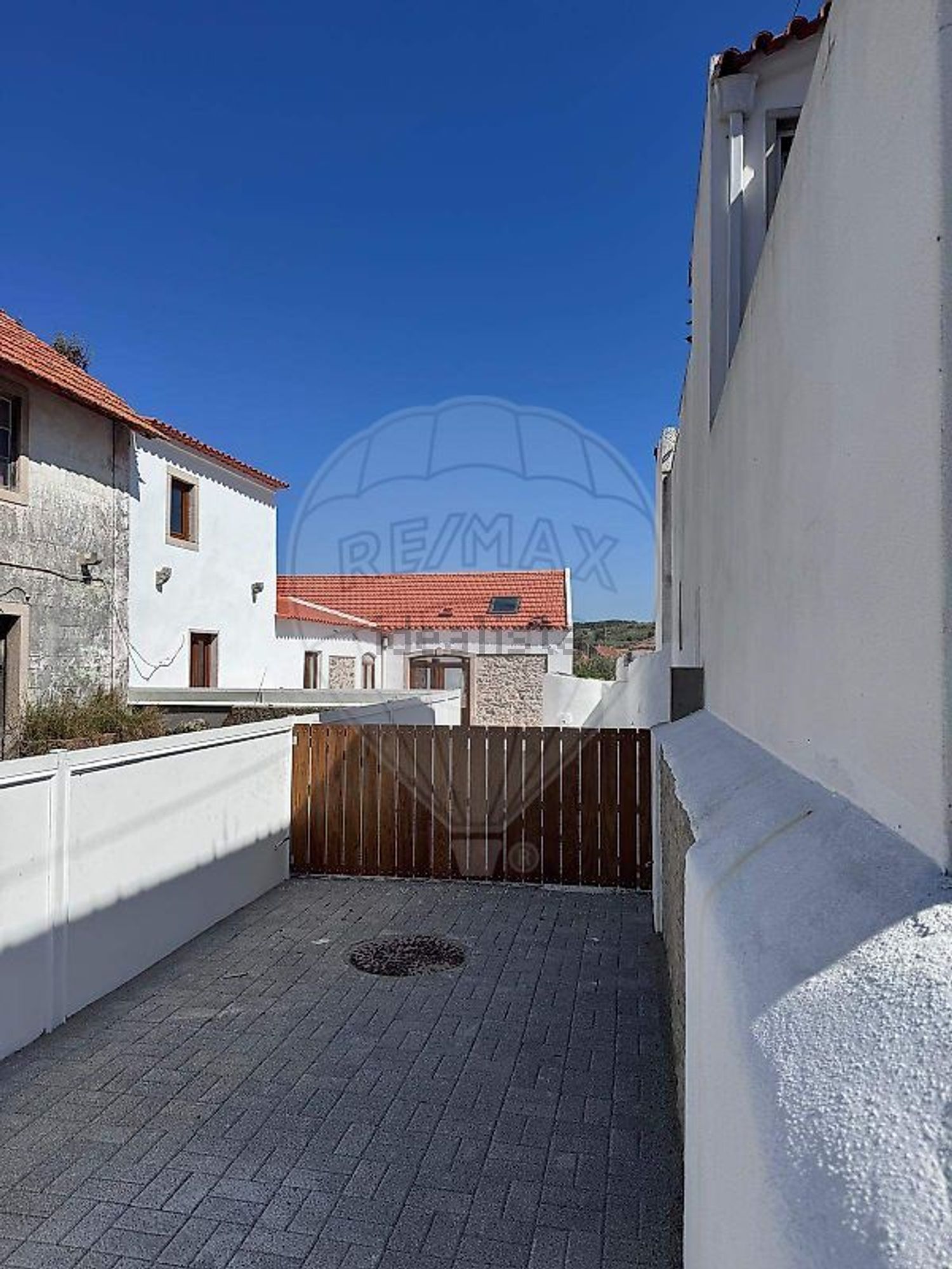 小楼房或独栋别墅出售在Rua da Ribeirinha - 外立面