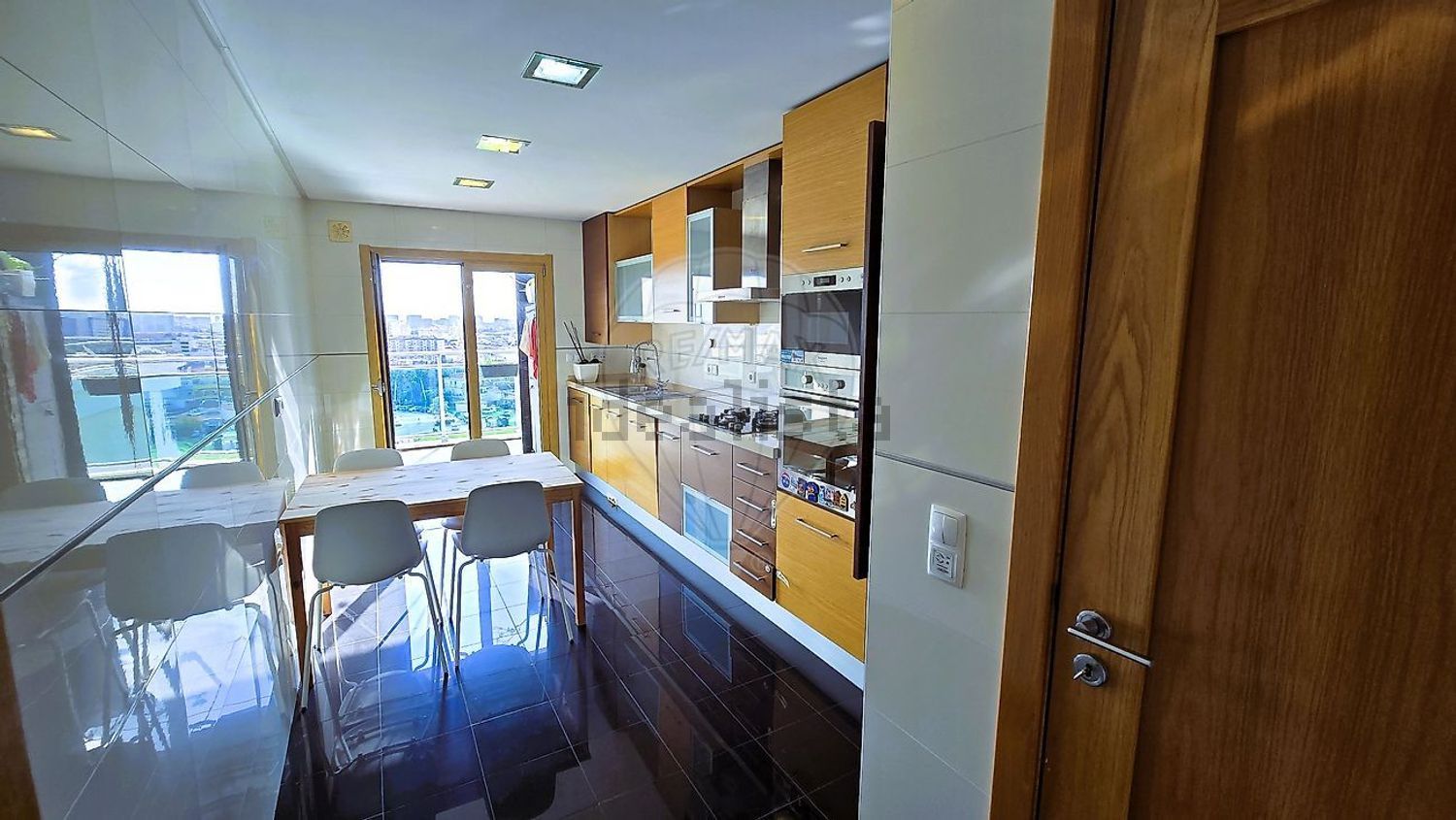 出租公寓 t3在Rua Marechal António de Spínola - 厨房