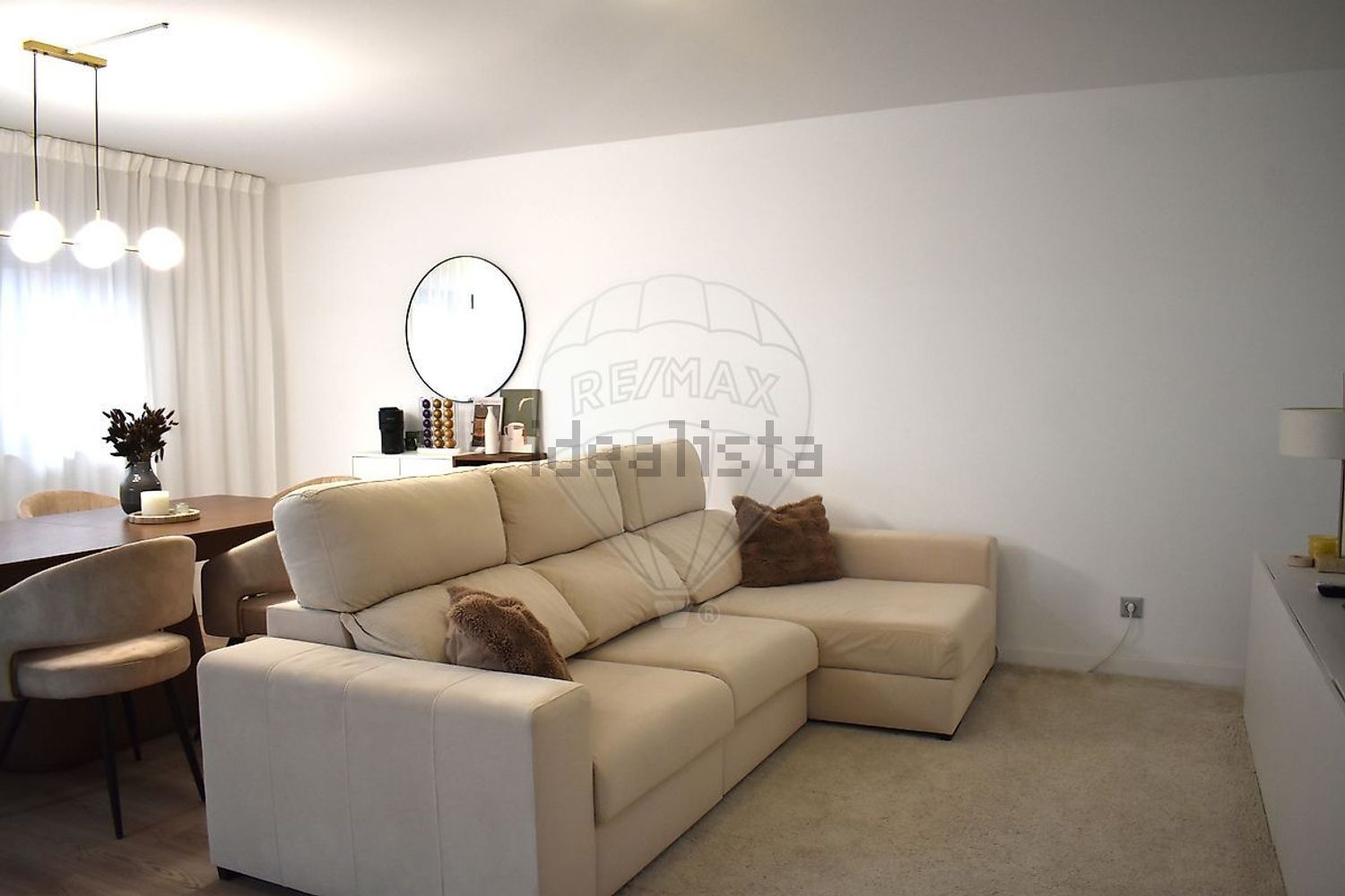 公寓 t2出售在Rua Gago Coutinho e Sacadura Cabral - 客厅