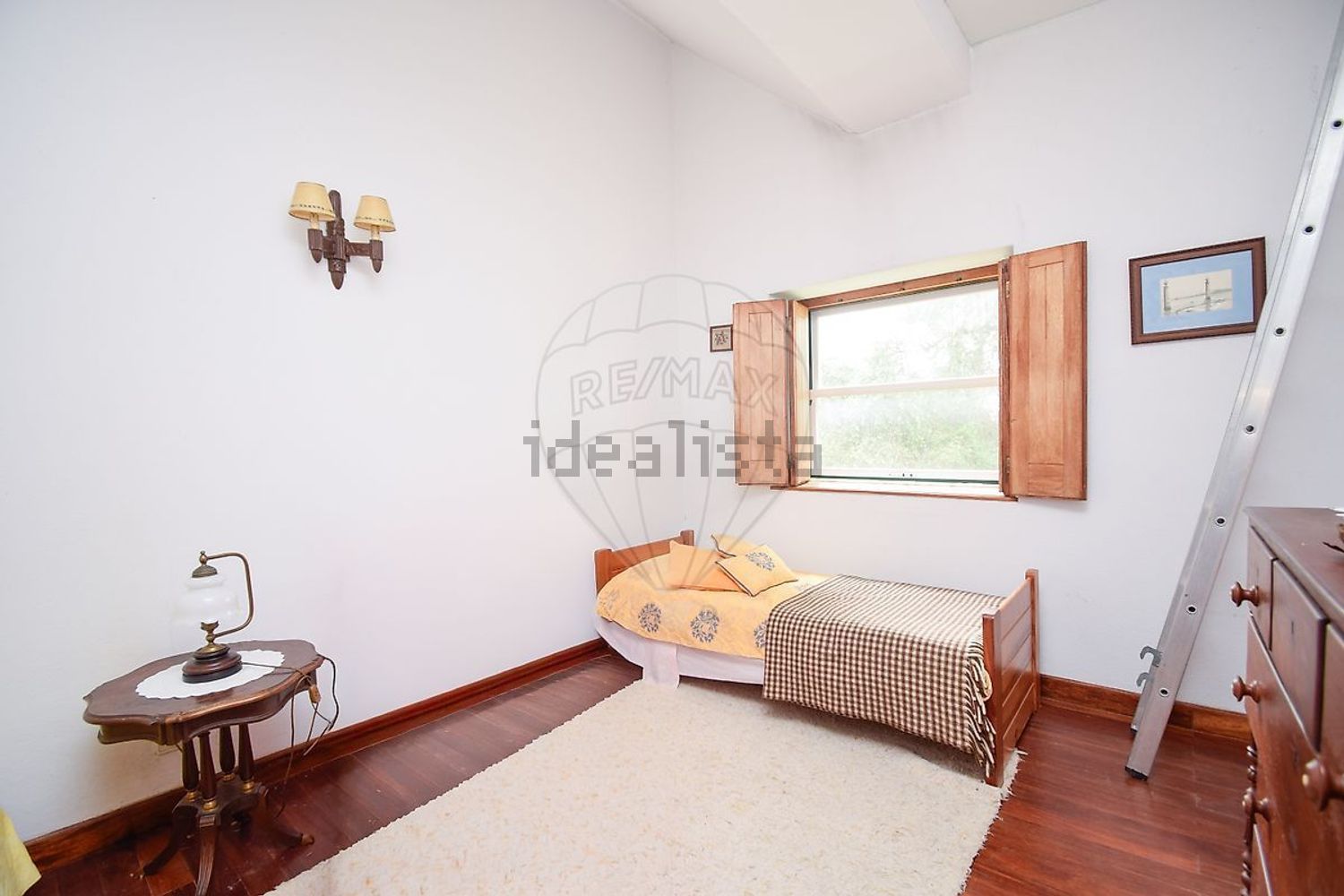 小楼房或独栋别墅出售R. da Portela - 卧室