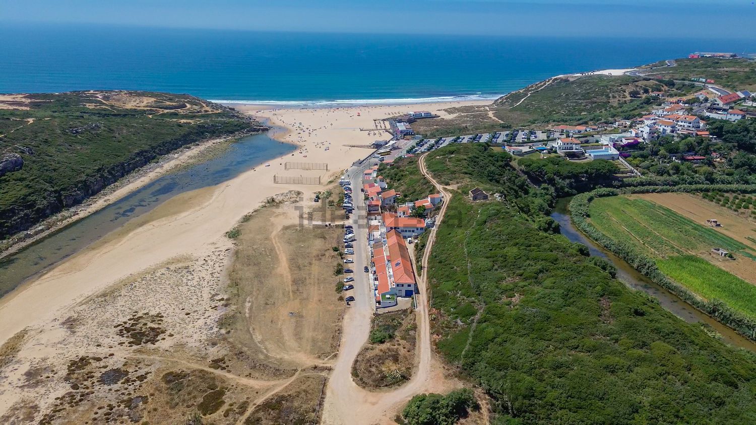 小楼房或独栋别墅出售在Rua do Brejo - 环境