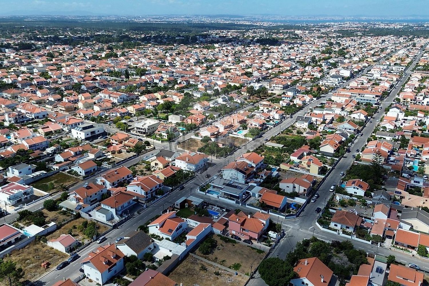 小楼房或独栋别墅出售在Rua Aquilino Ribeiro - 照片