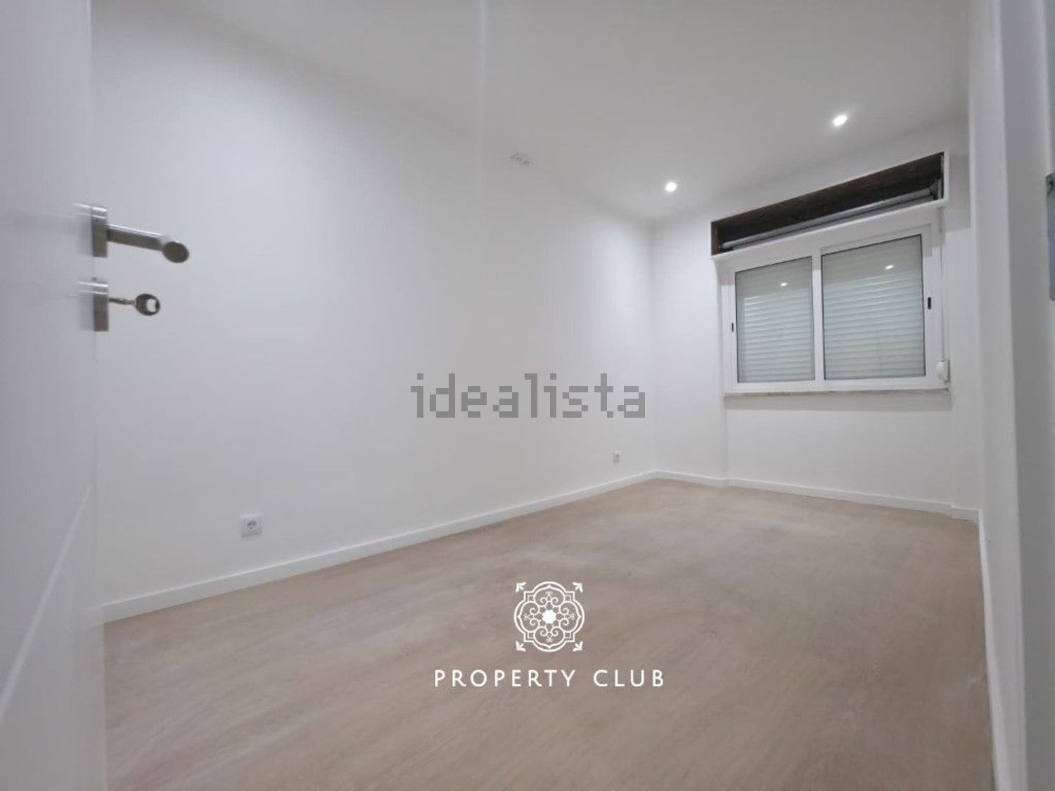 公寓 t3出售在Avenida Comandante Luís António da Silva - 居住