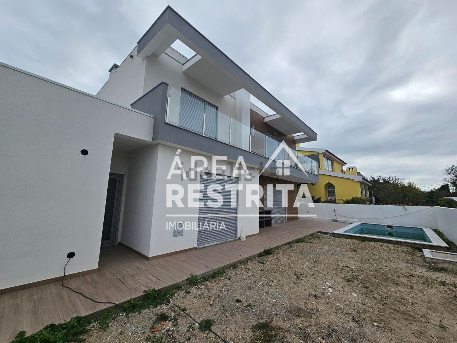 小楼房或独栋别墅出售在Vale de Choupos - Choilo - Galeotas - 外立面