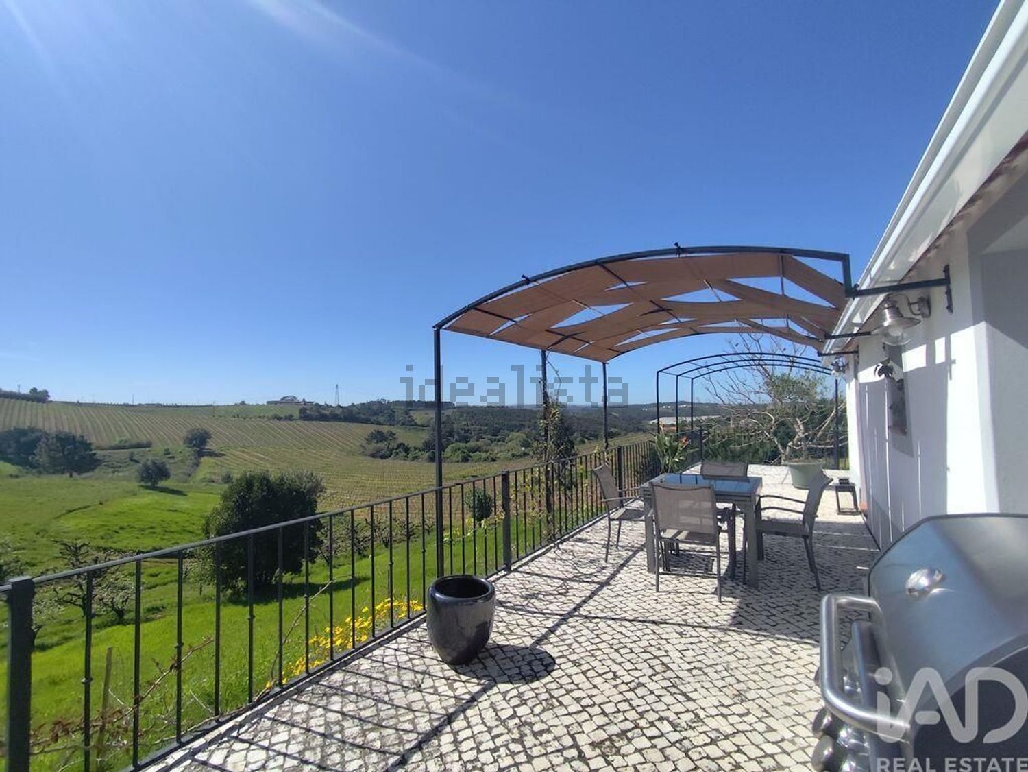 小楼房或独栋别墅出售在Lamas e Cercal - 阳台