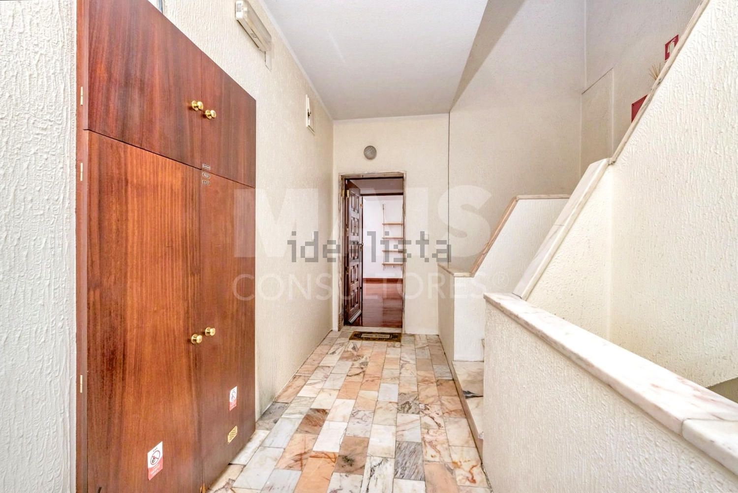 公寓 t2出售在Rua Abel Salazar - 过道