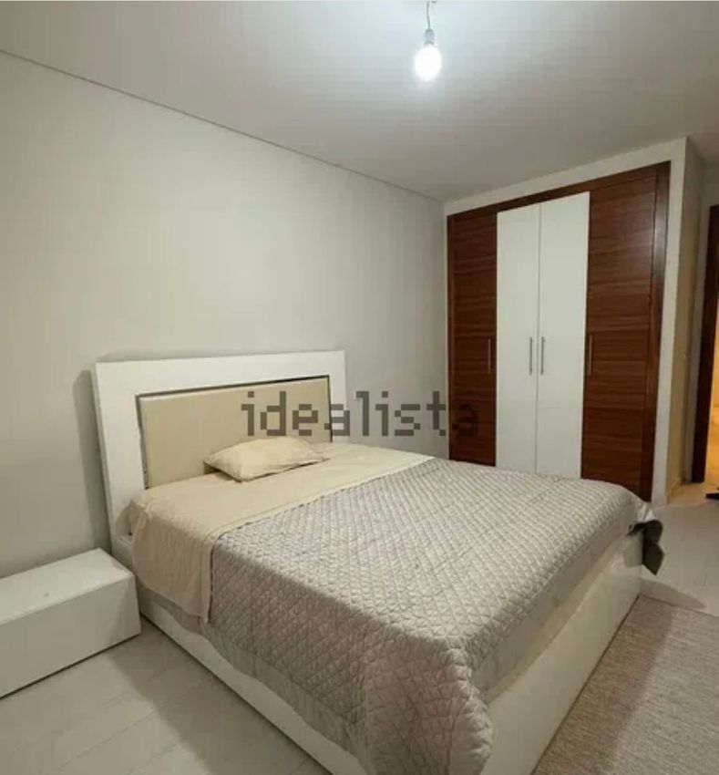 出租房间在Avenida Infante Dom Henrique, 25