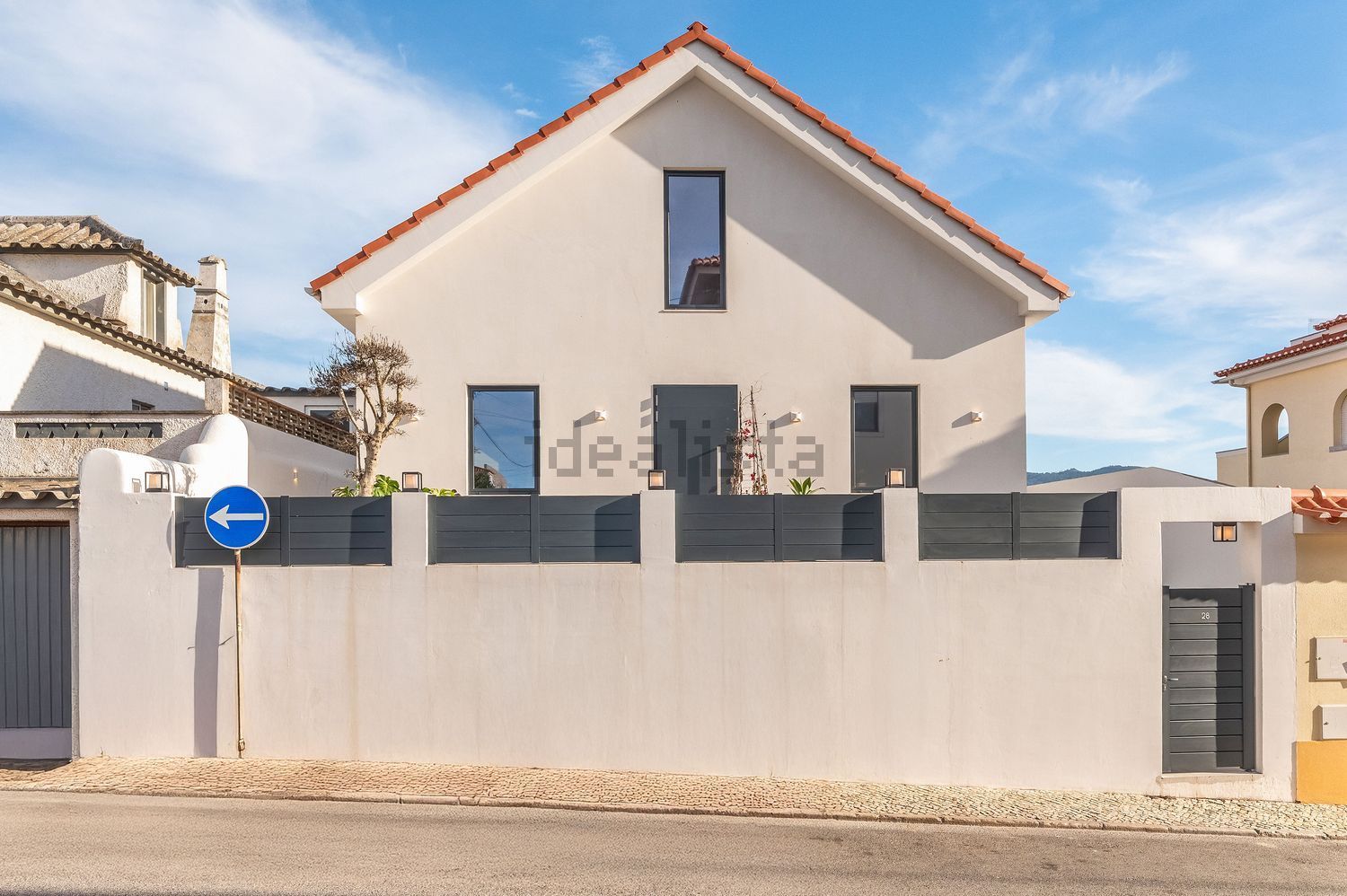 小楼房或独栋别墅出售在Avenida António Garcia de Castro - 外立面