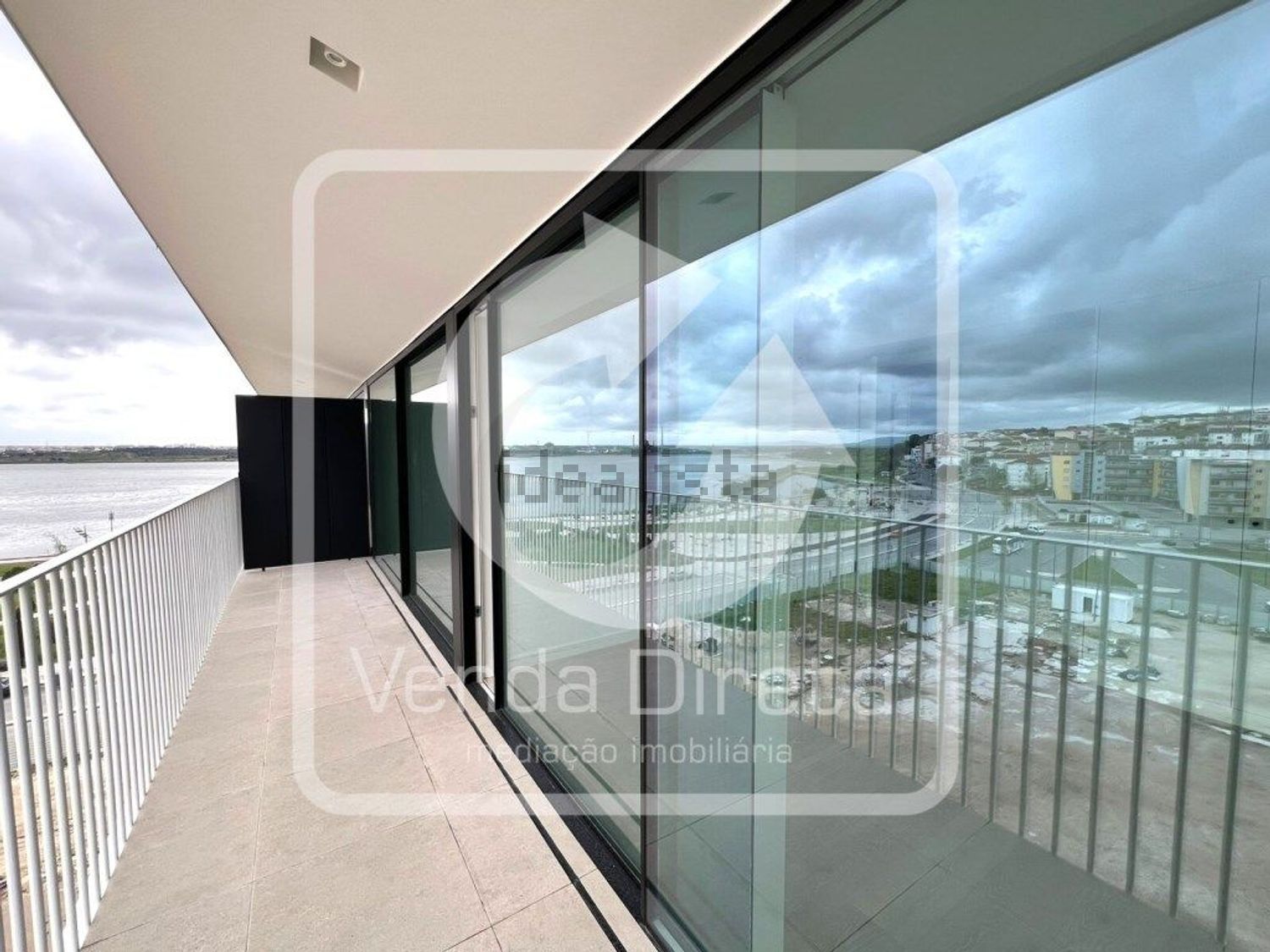 出租公寓 t2在Rua Bombeiros Voluntários do Barreiro, 17 - 阳台