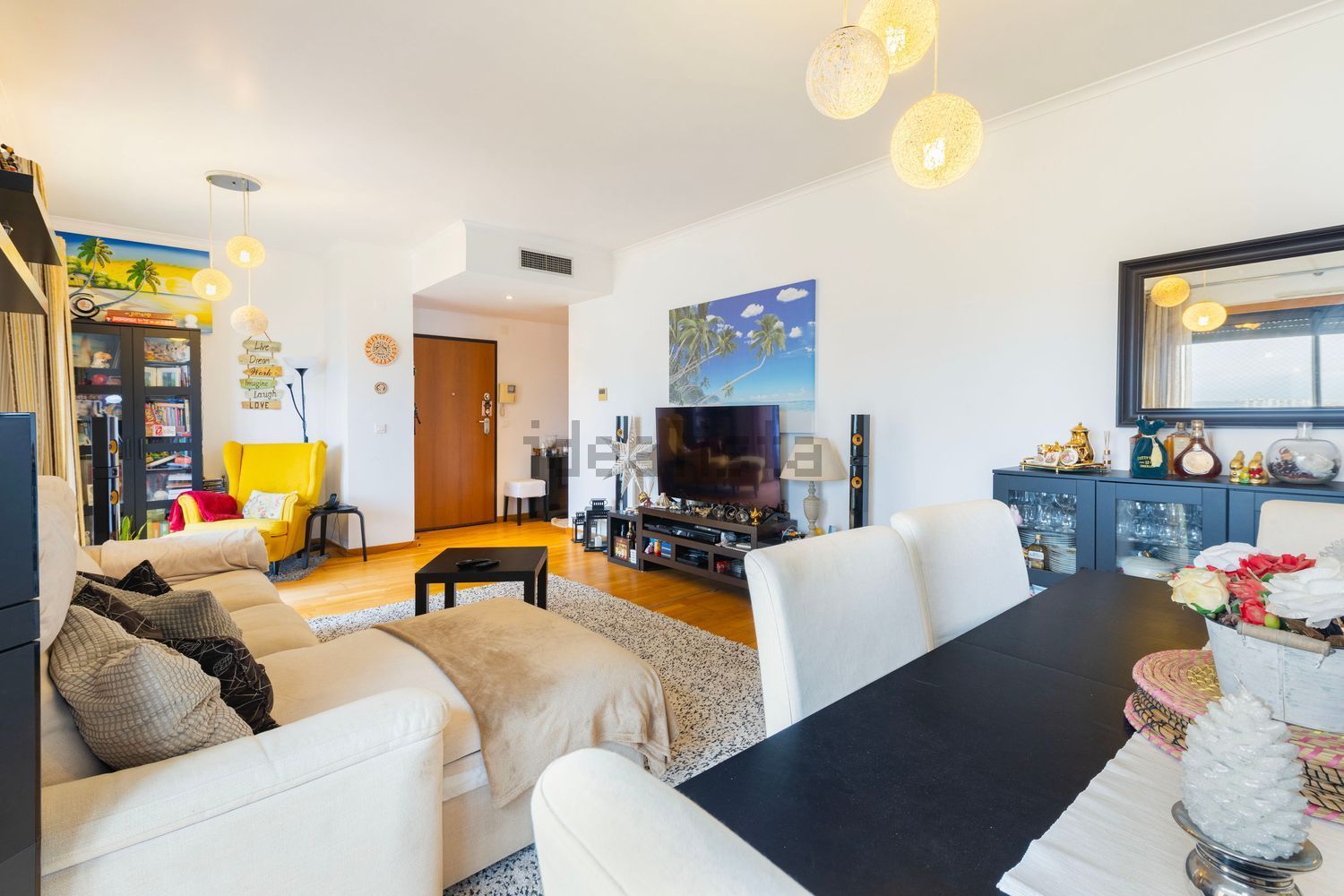 公寓 t2出售在Rua José Sobral de Almada Negreiros - 客厅