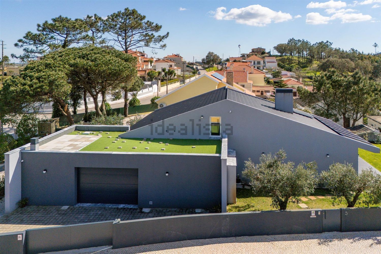 小楼房或独栋别墅出售Em539 - 外立面