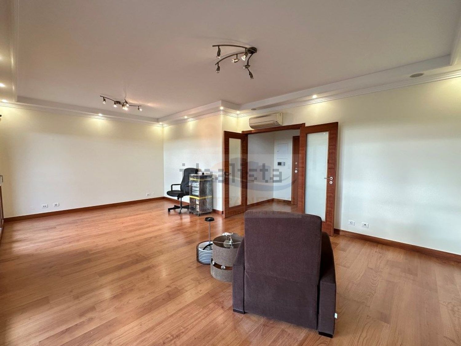 出租公寓 t4在Casal de São Brás - Vila Chã - 客厅