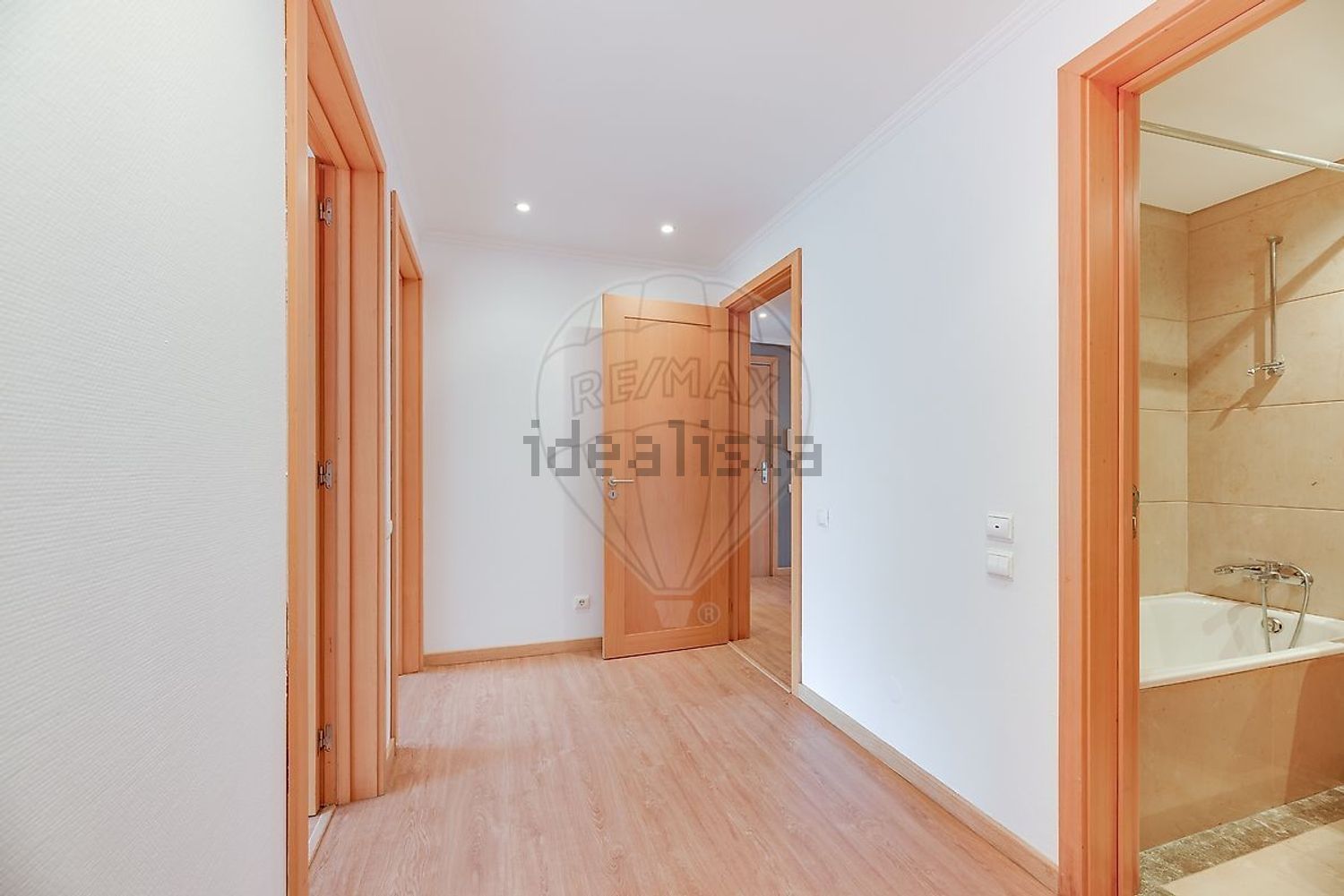 公寓 t3出售在Rua Doutor José da Cunha - 过道