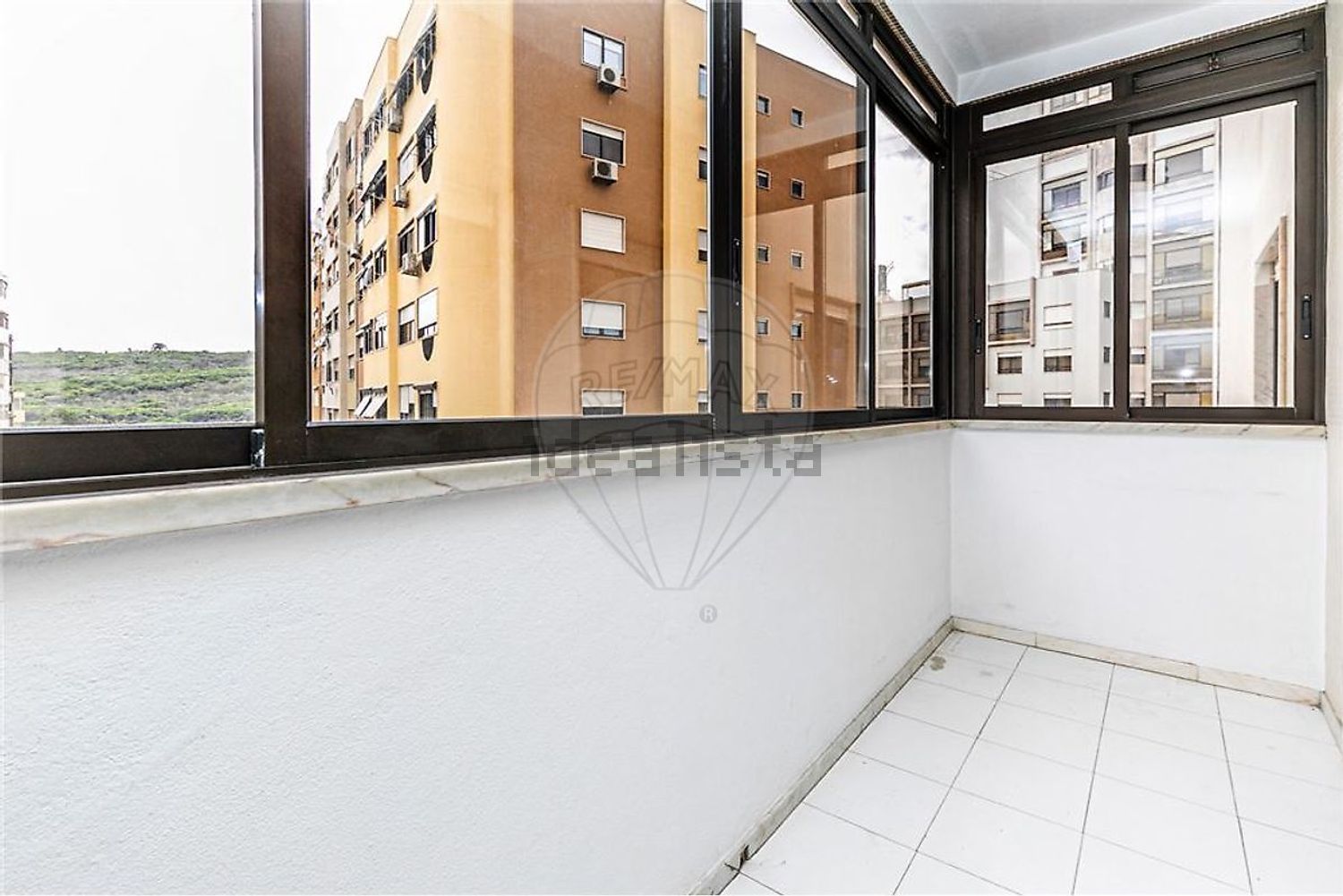 出租公寓 t4在Rua Major Neutel de Abreu - 阳台