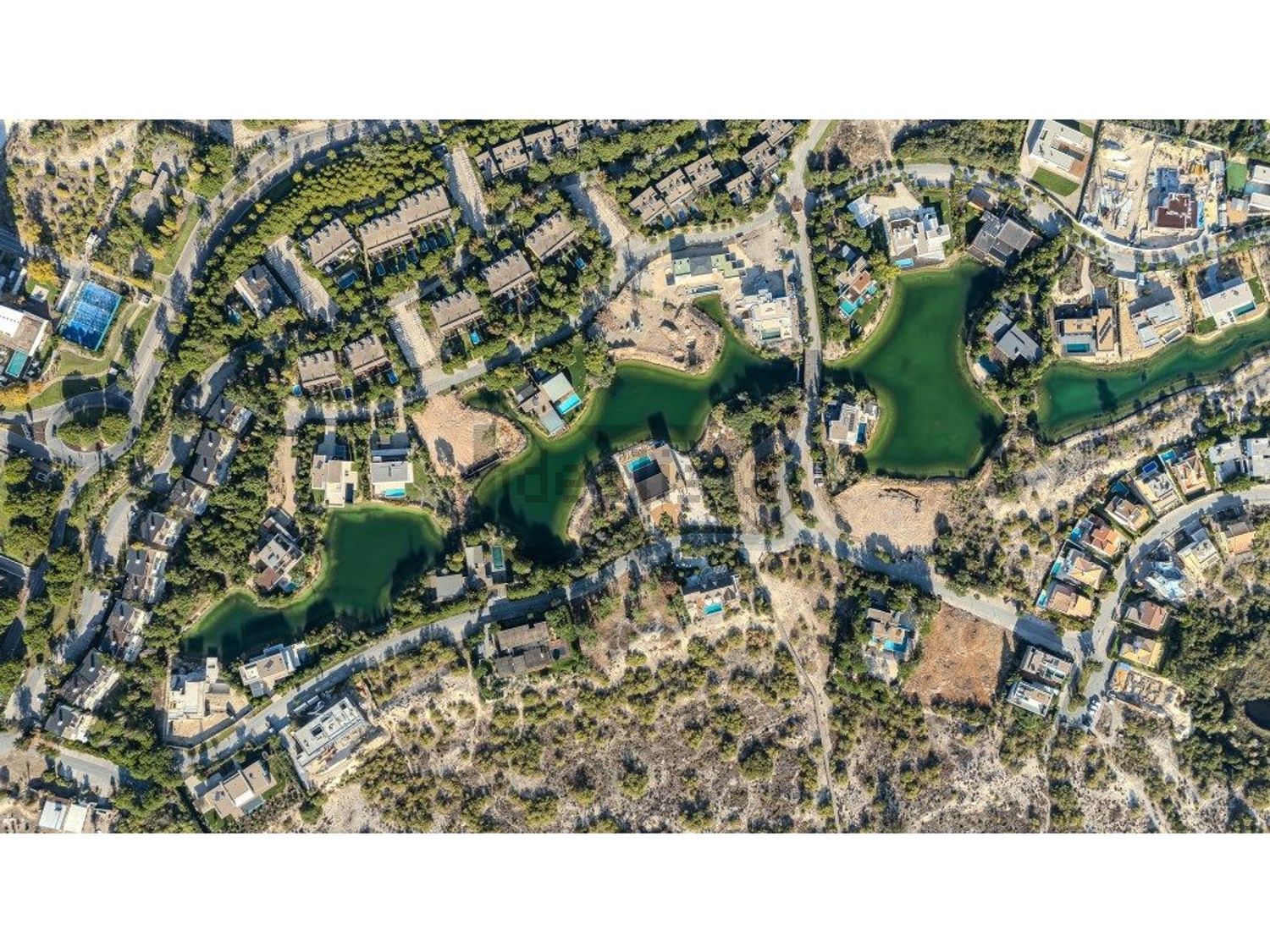 出租小楼房或独栋别墅在Alameda do Zambujeiro - 照片