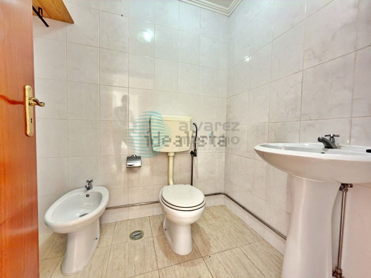 小楼房或独栋别墅出售在Rua 1° de Maio, 3 - 卫生间