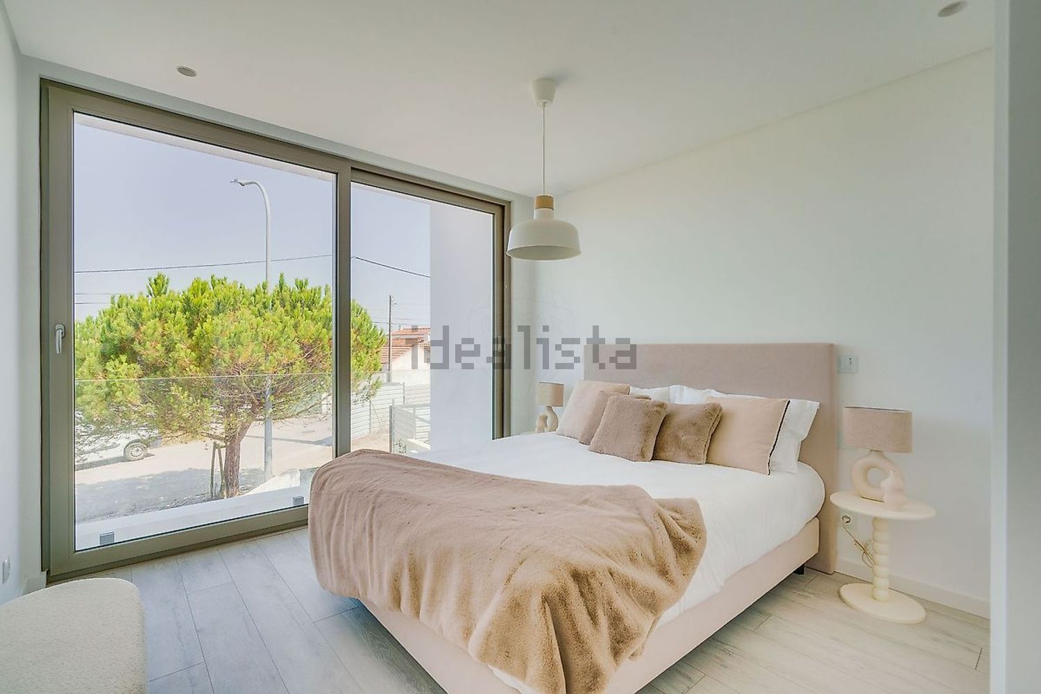 小楼房或独栋别墅出售在Avenida Nossa Senhora da Esperança - 卧室