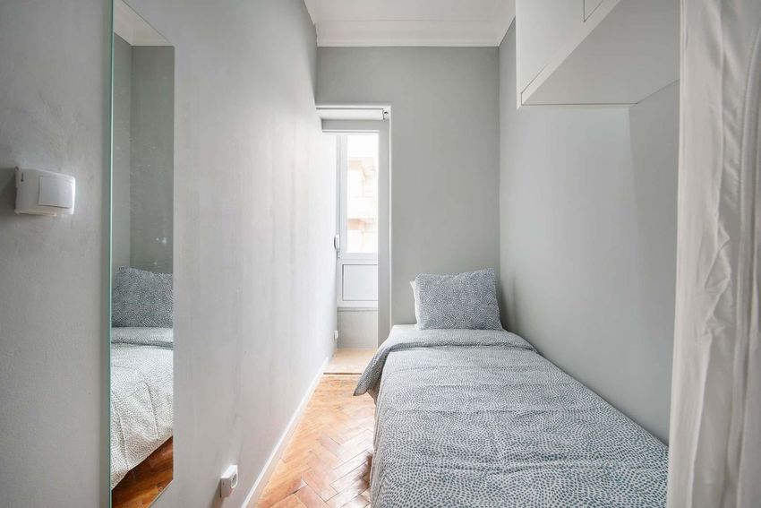 出租房间在Rua Elias Garcia, 60