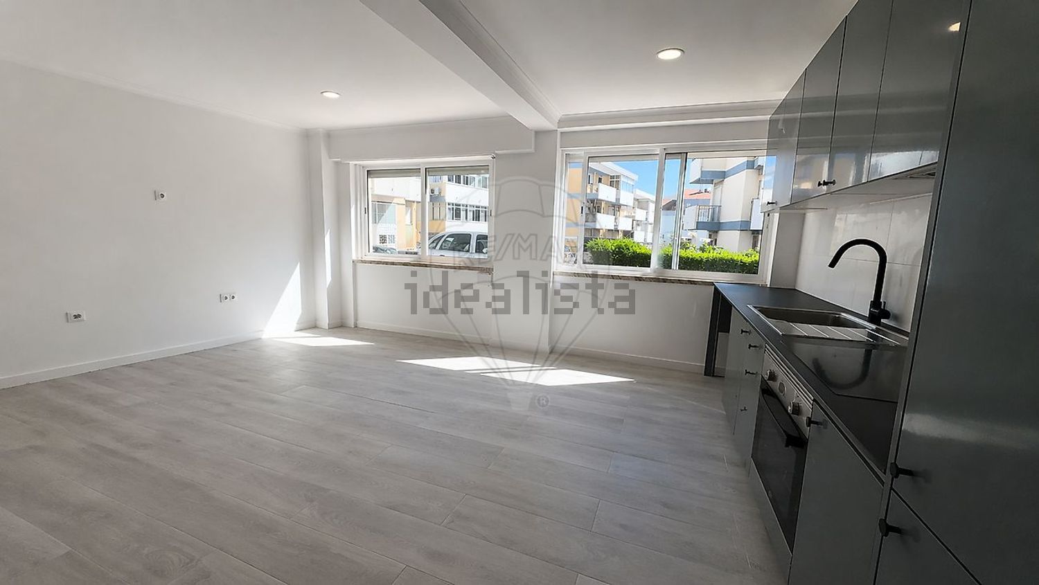 公寓 t1出售在Rua Padre António Vieira - 客厅