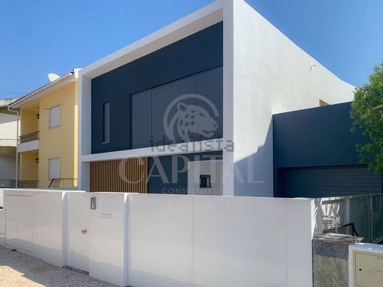 小楼房或独栋别墅出售在Rua da Calheta - 外立面