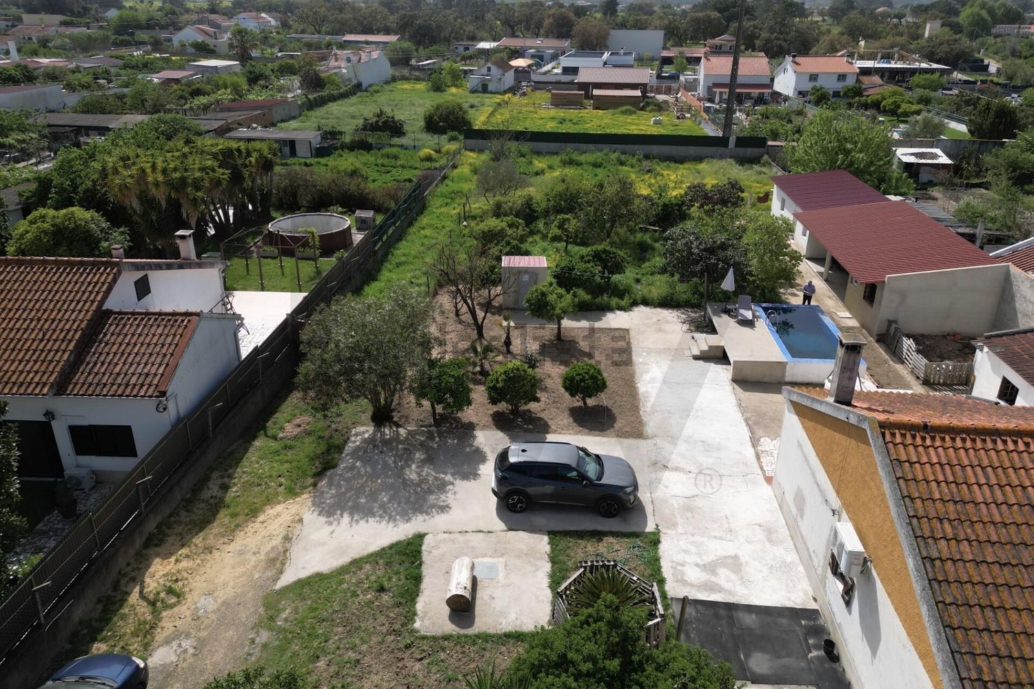 小楼房或独栋别墅出售在Rua António Aleixo - 游泳池