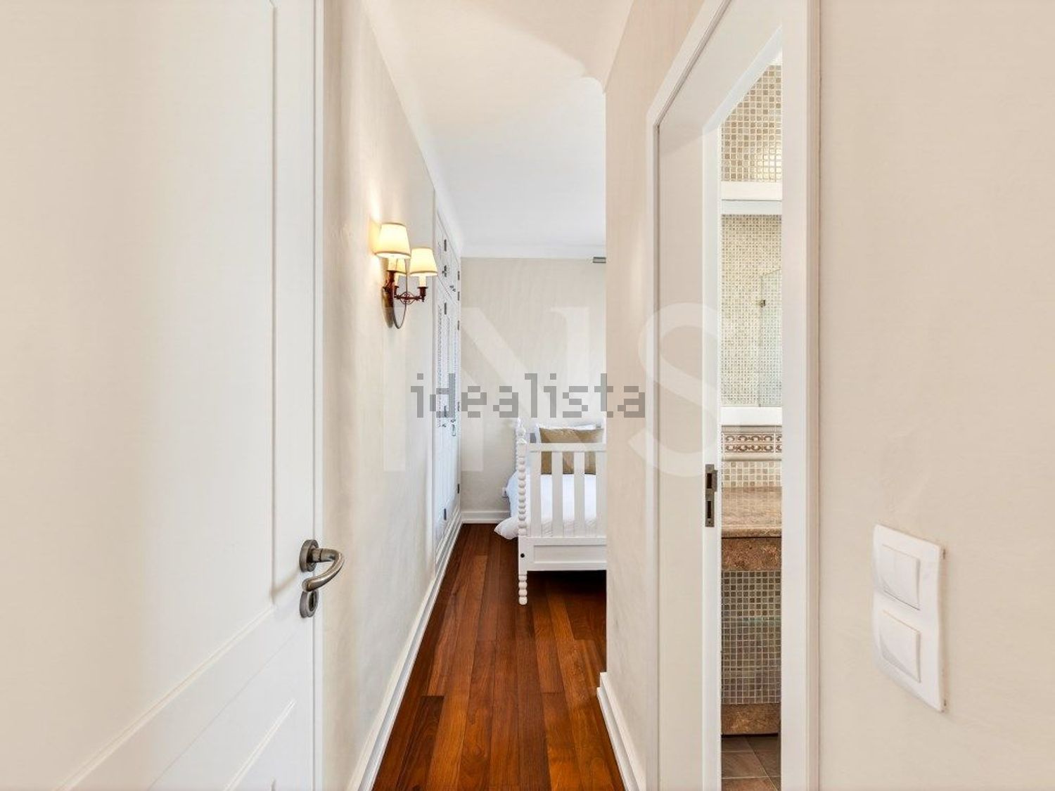 小楼房或独栋别墅出售在Rua do Beco - 过道