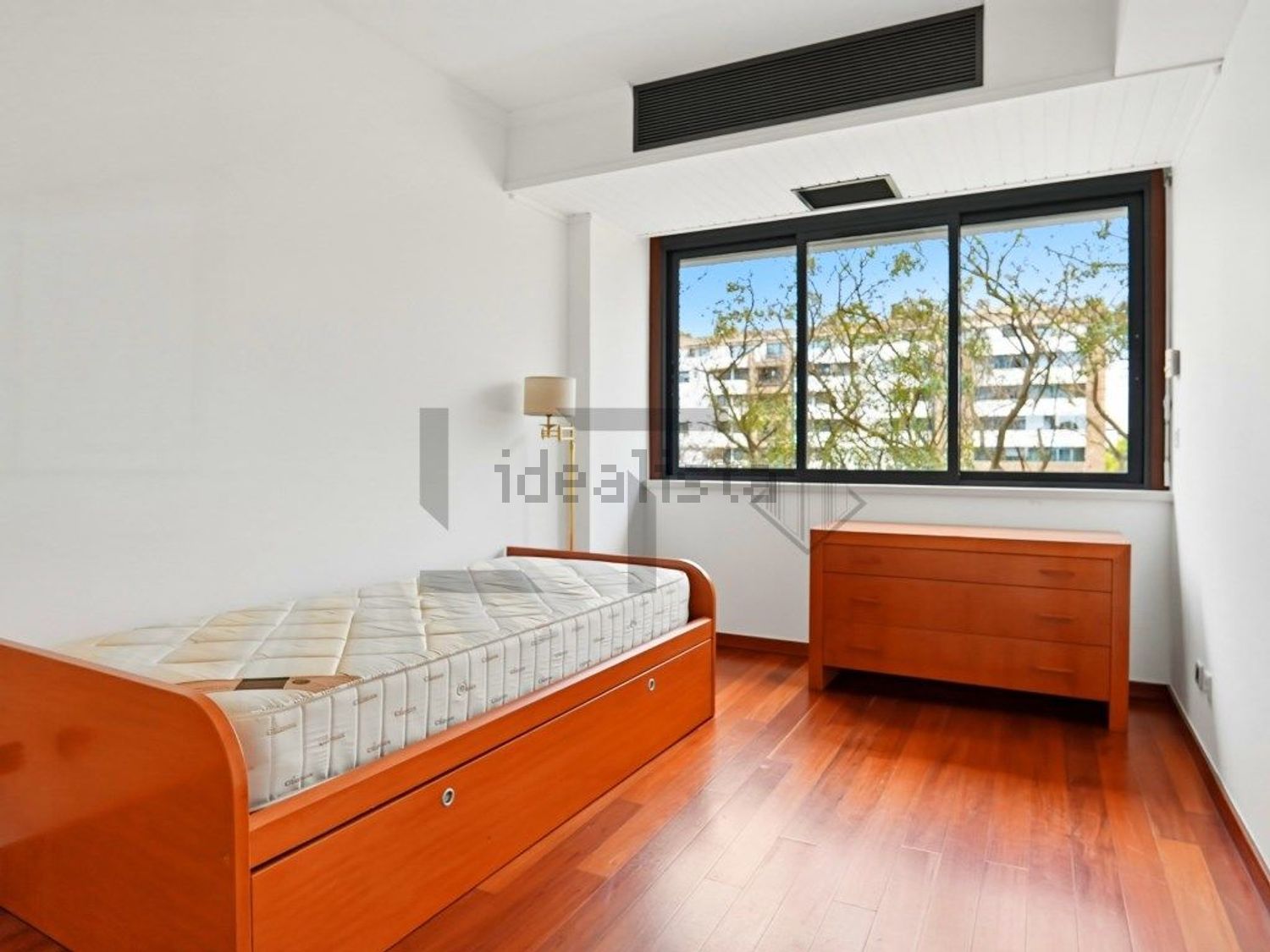 出租公寓 t2在Rua Comandante Cousteau - 卧室