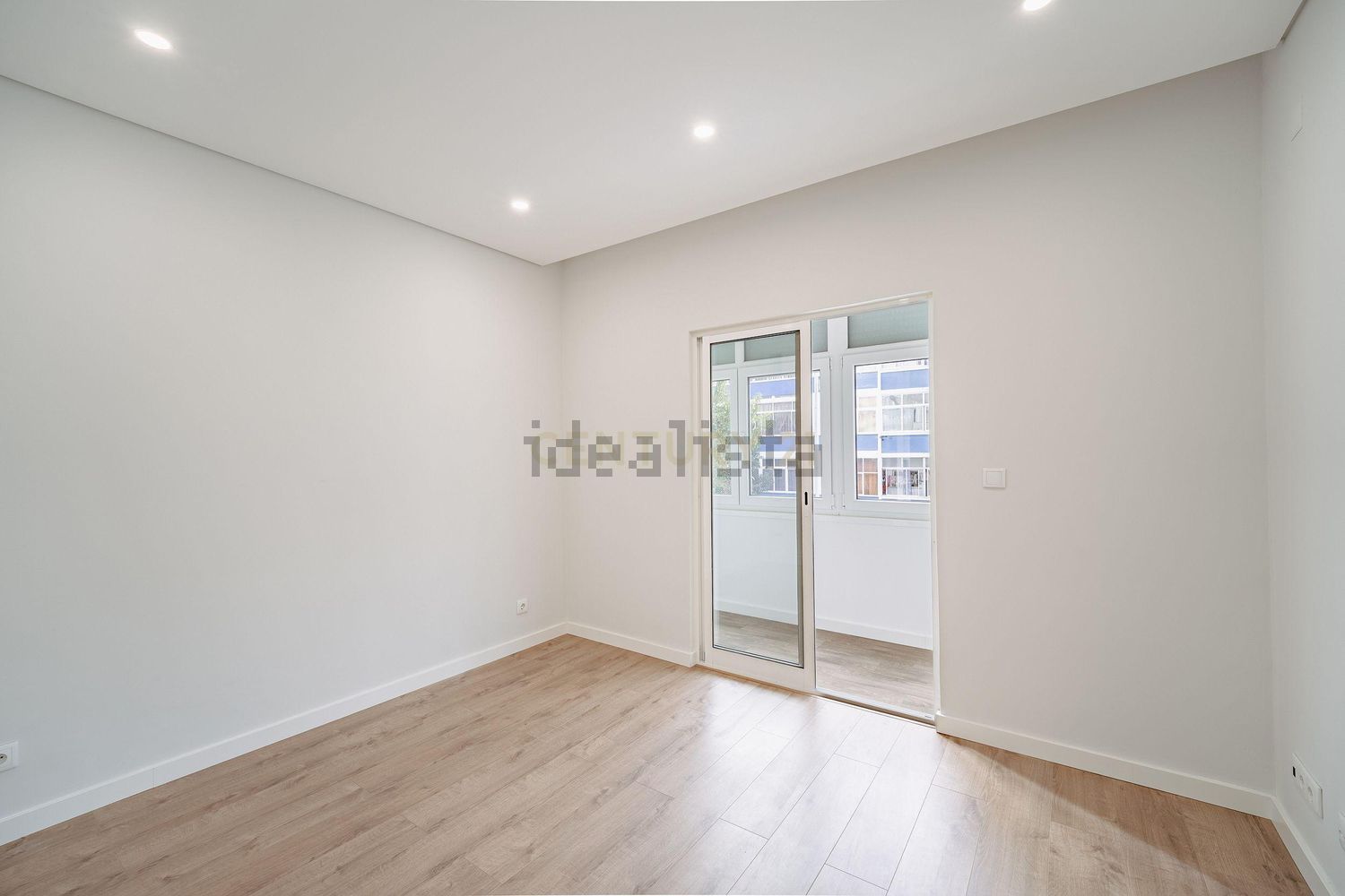 公寓 t2出售在Rua Luís António Verney, 27 - 居住