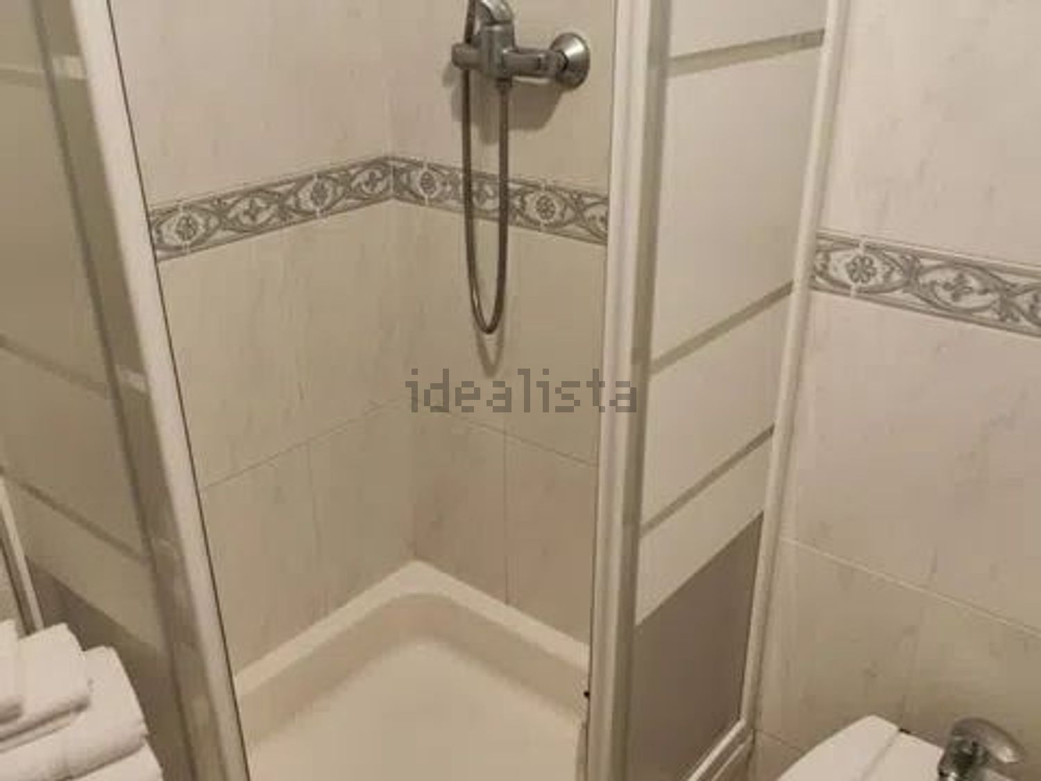 出租房间在Rua Morais Soares, 99 - 卫生间