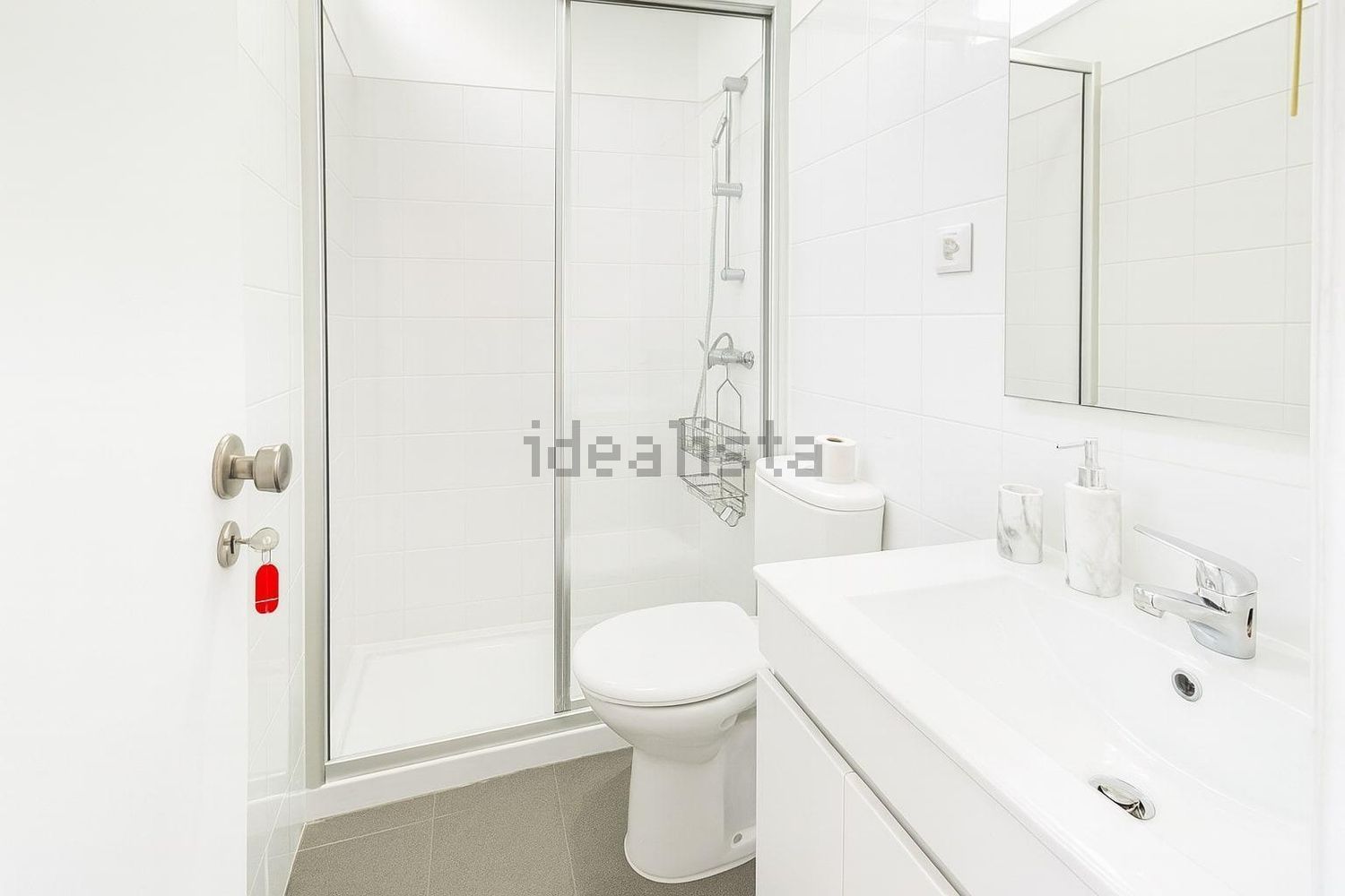 出租房间在Avenida Infante Santo, 345 - 卫生间