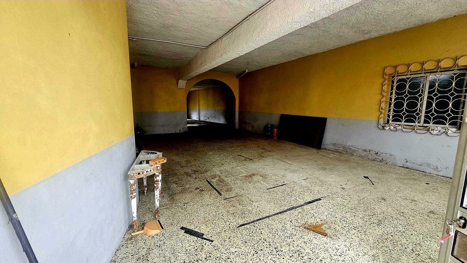 小楼房或独栋别墅出售在Rua da Cerca - 停车位