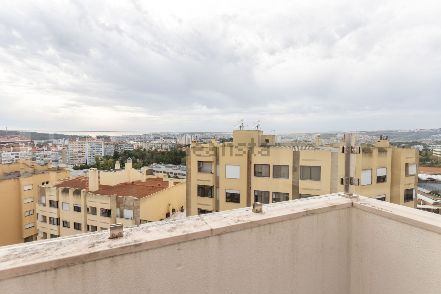 出租顶层公寓在Rua Padre Américo - 照片