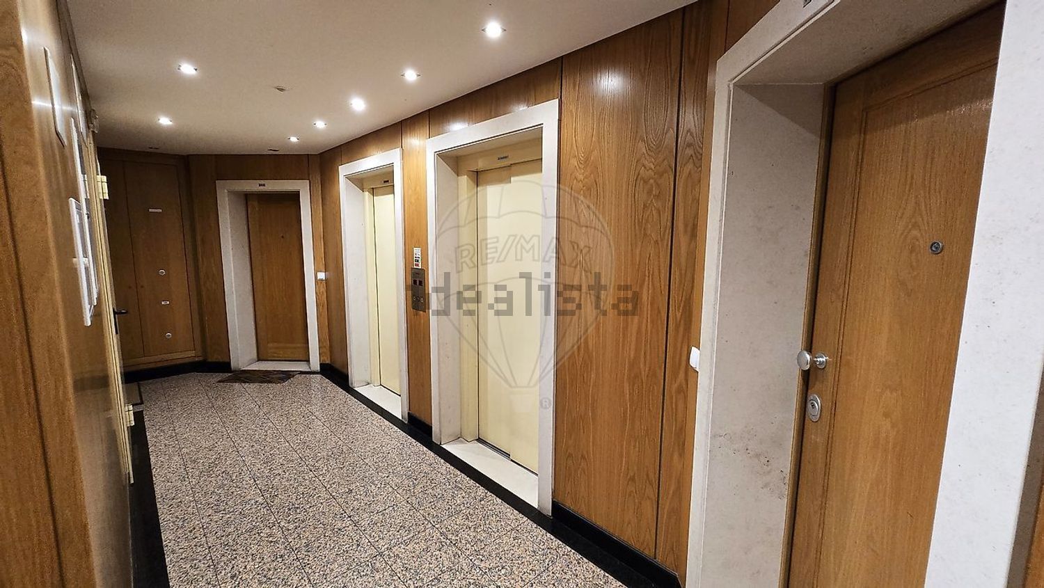 出租公寓 t3在Rua Marechal António de Spínola - 过道