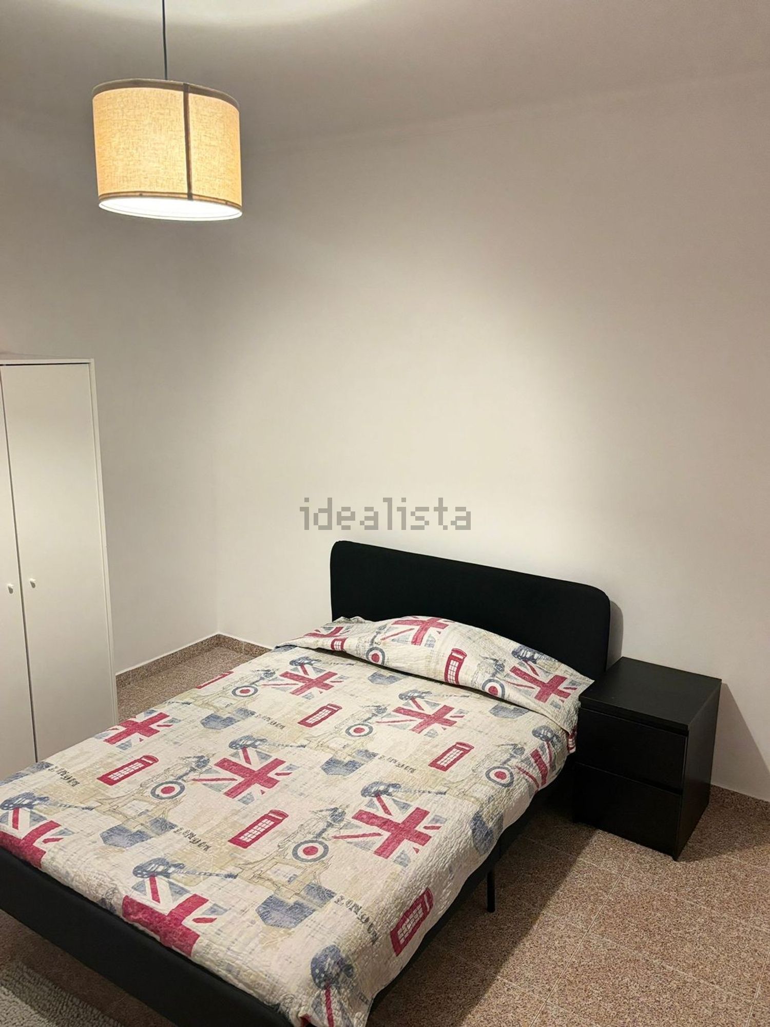 出租房间在Rua João Villaret, 17 - 卧室