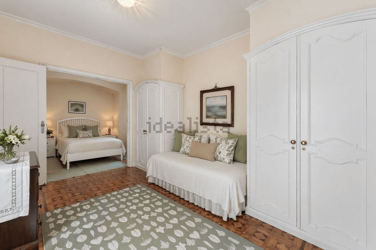 小楼房或独栋别墅出售在Avenida Marechal Carmona - 卧室