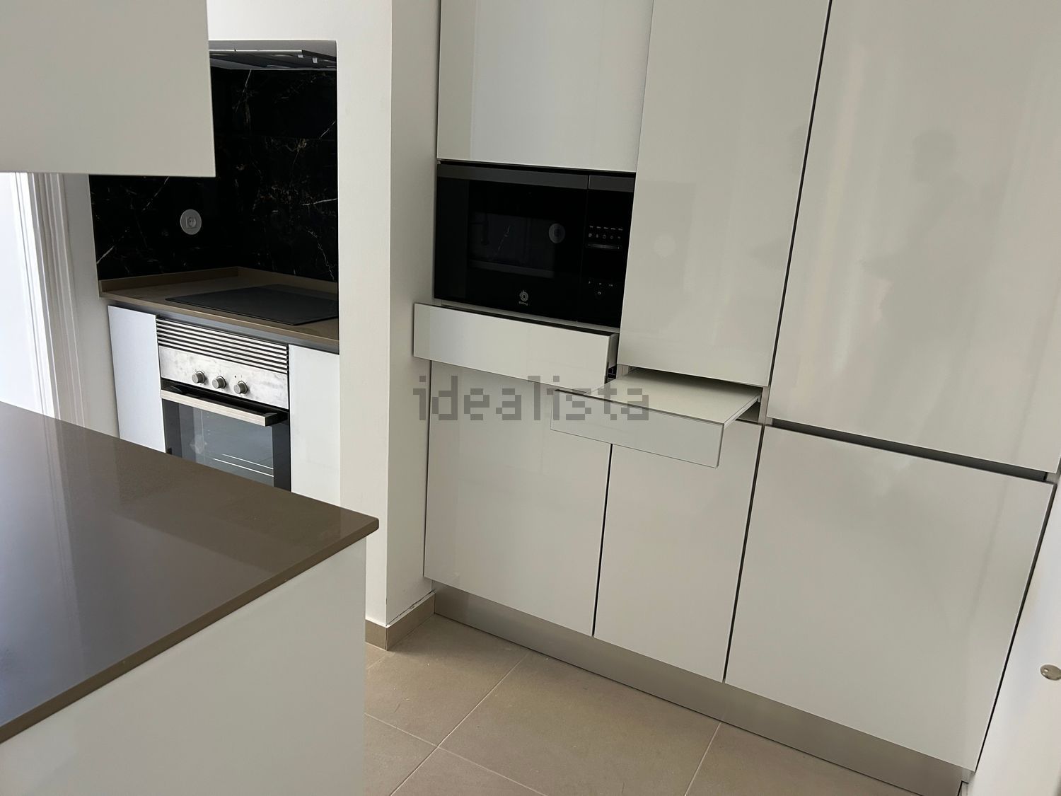 公寓 t3出售在Avenida General Roçadas, 105 - 厨房