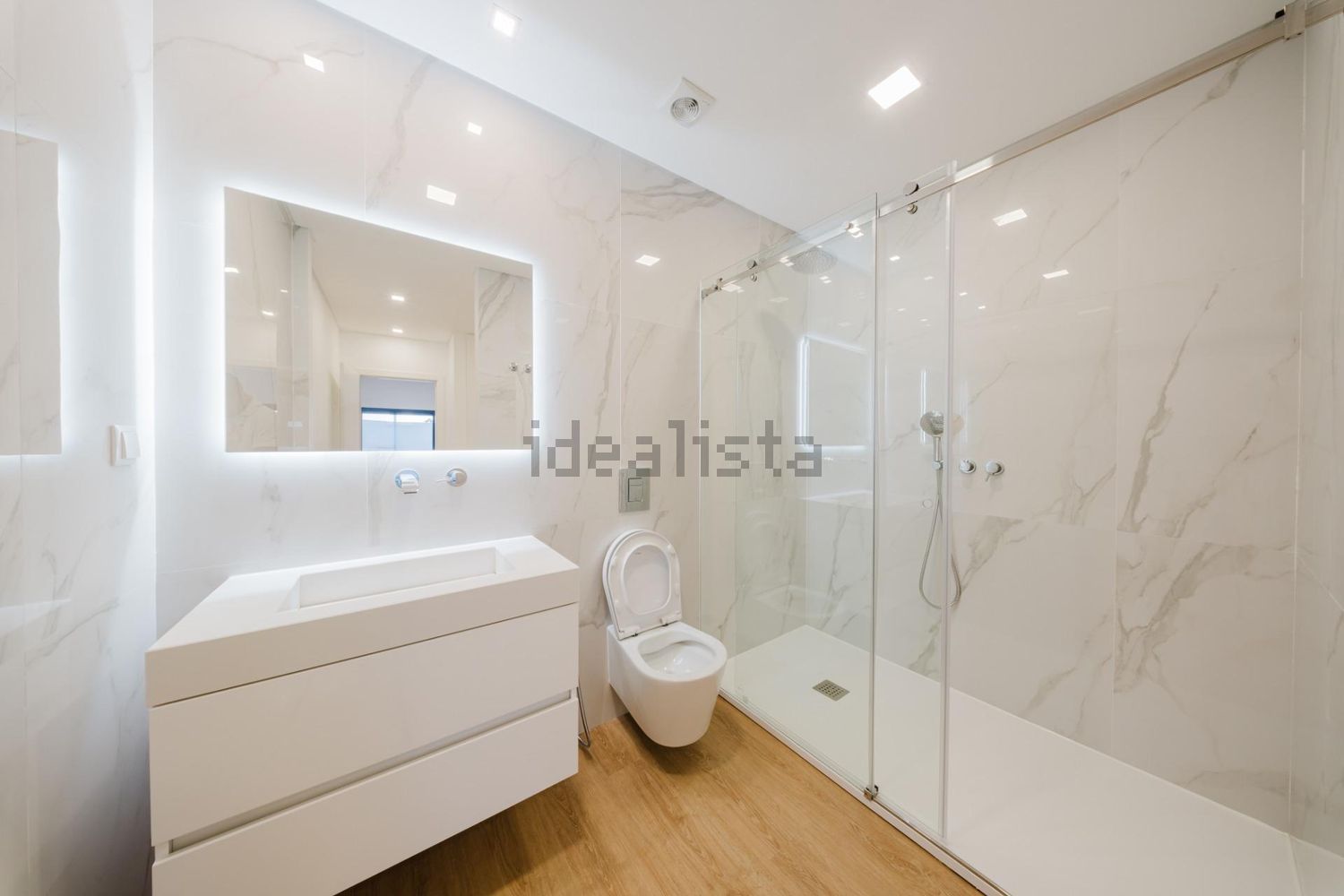 小楼房或独栋别墅出售在Rua Vieira da Silva - 卫生间