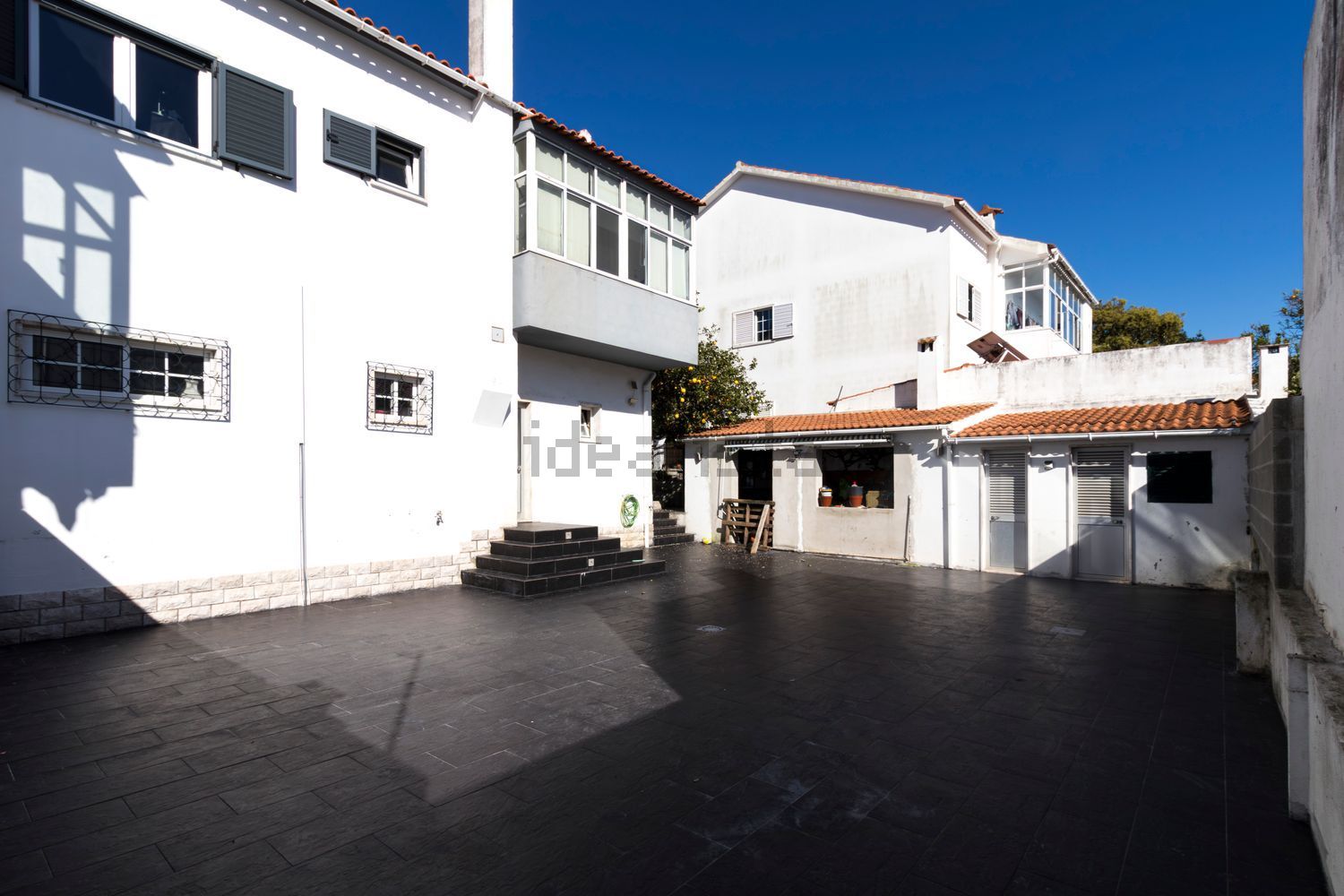 双拼别墅出售在Rua António Sérgio - 外立面