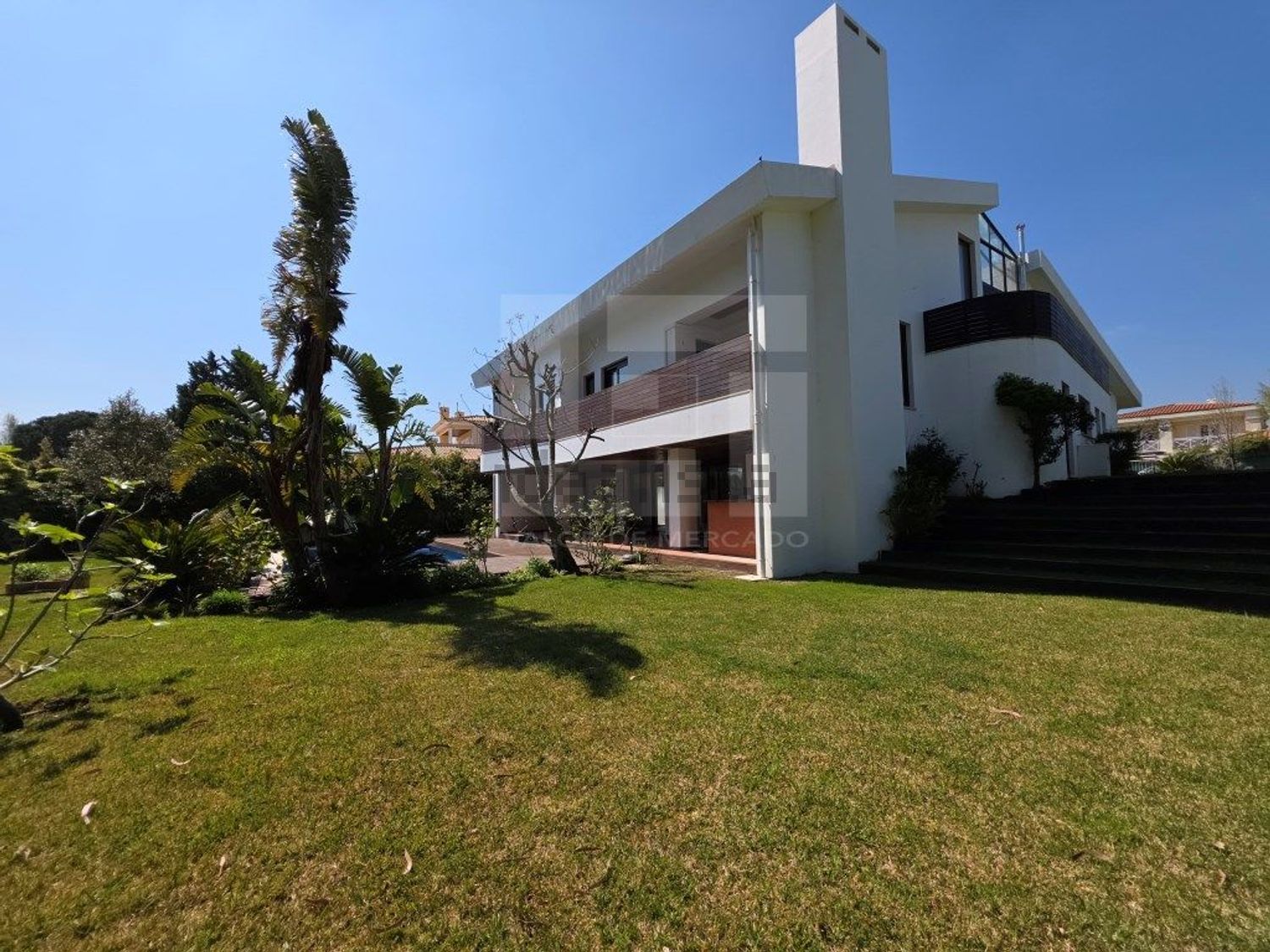 出租小楼房或独栋别墅在Rua Mato da Mina, 22 - 外立面