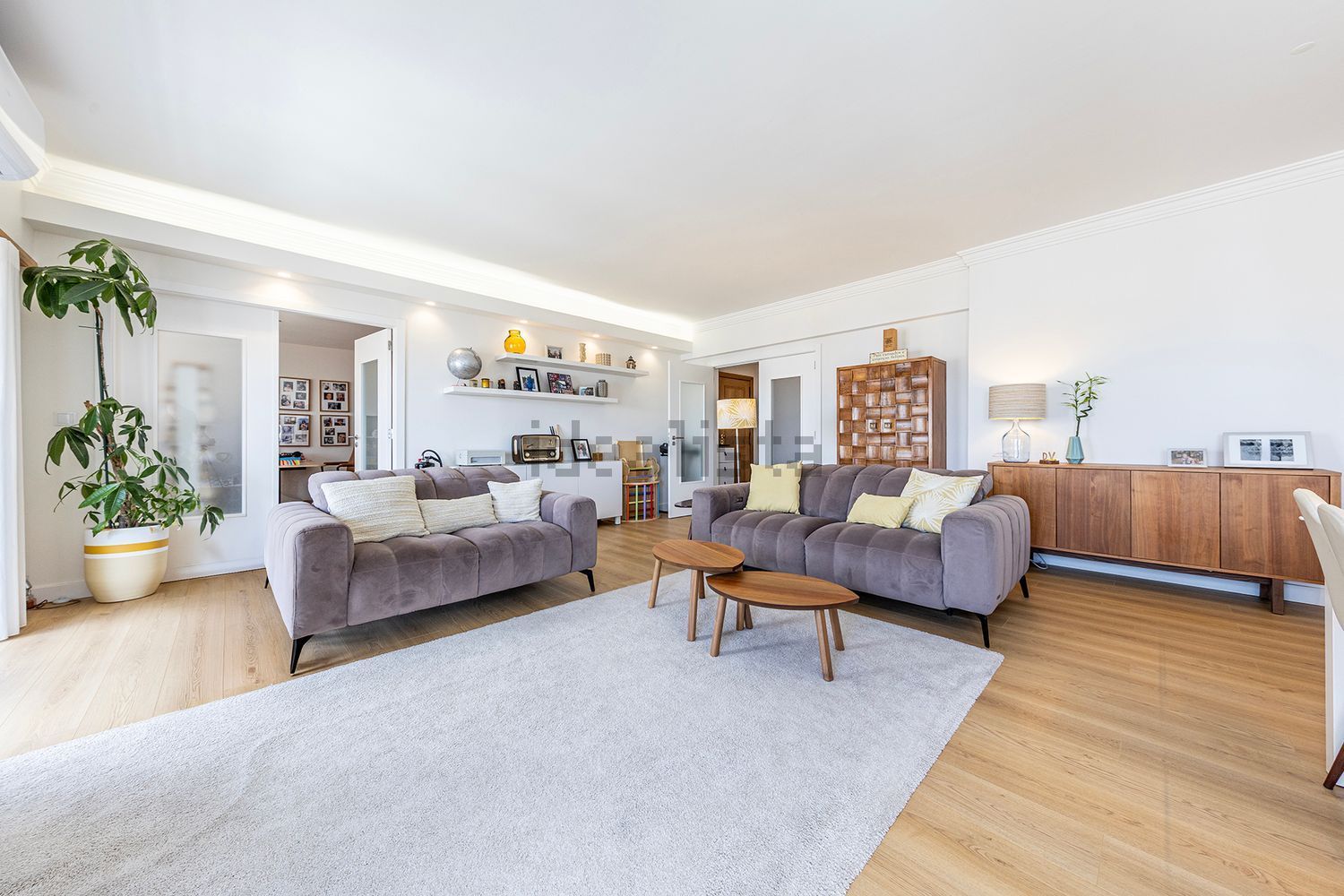 公寓 t4出售在Rua Embaixador Martins Janeira - 客厅