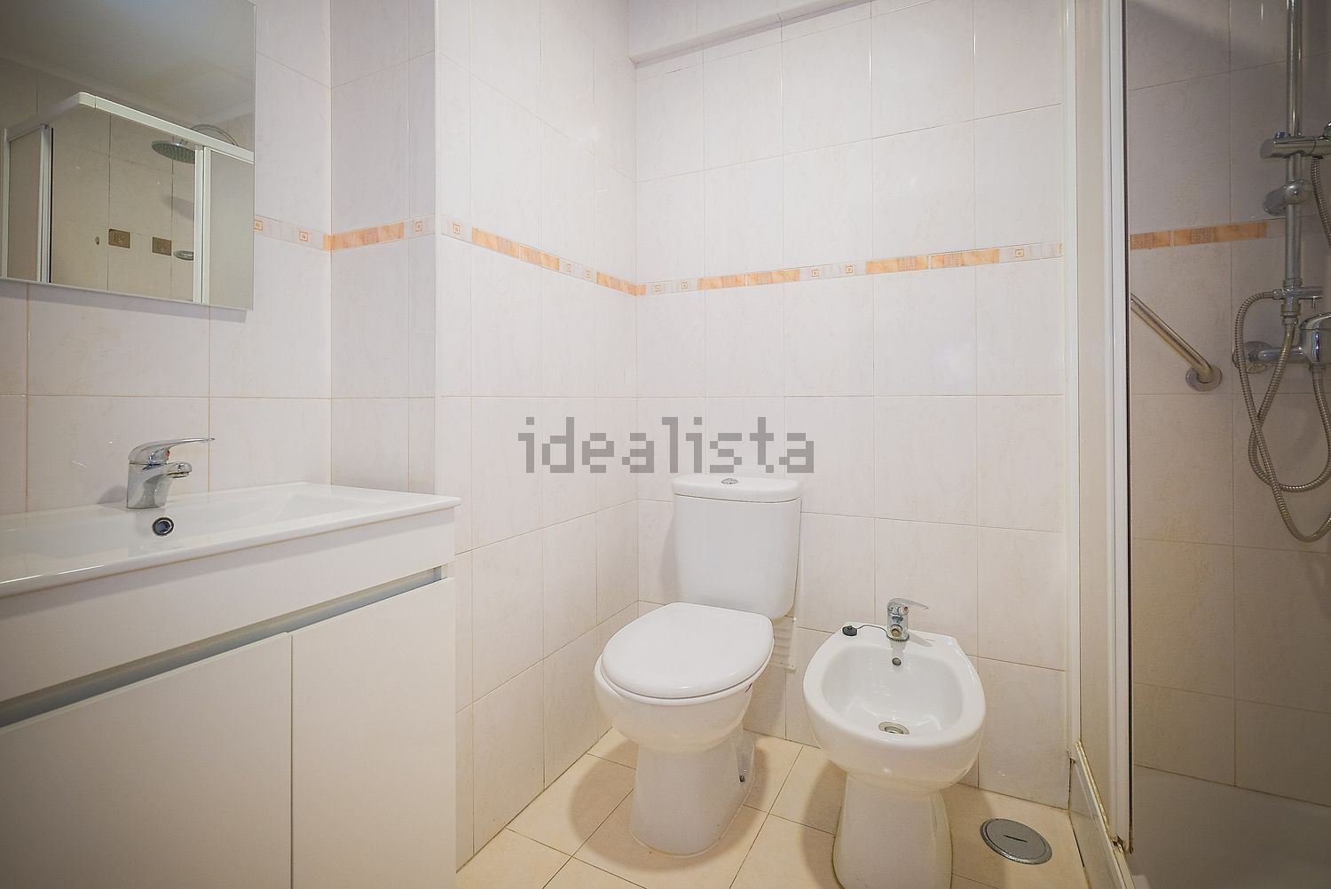 出租公寓 t2在Rua Fernão Mendes Pinto, 32 LoteDrto - 卫生间