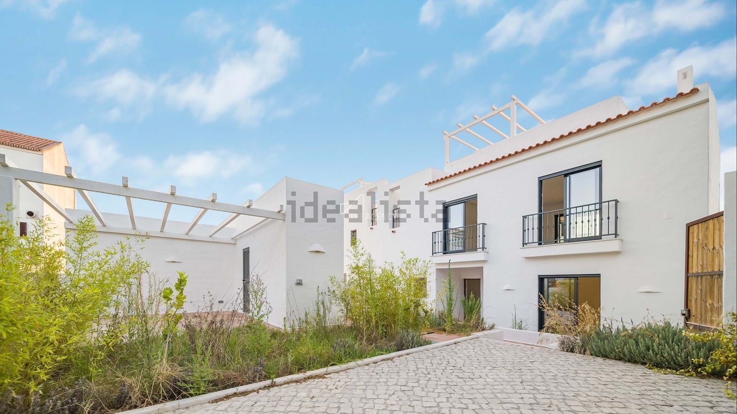 双拼别墅出售在Bairro da Quintinha - 外立面