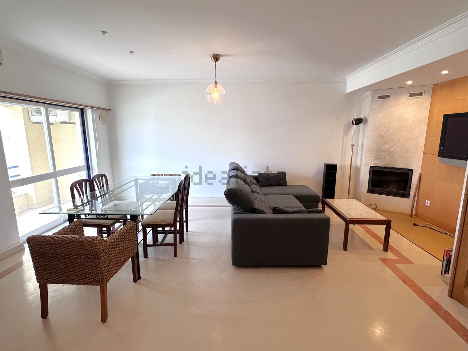 出租公寓 t4在Rua Ventura Abrantes, 7 - 客厅