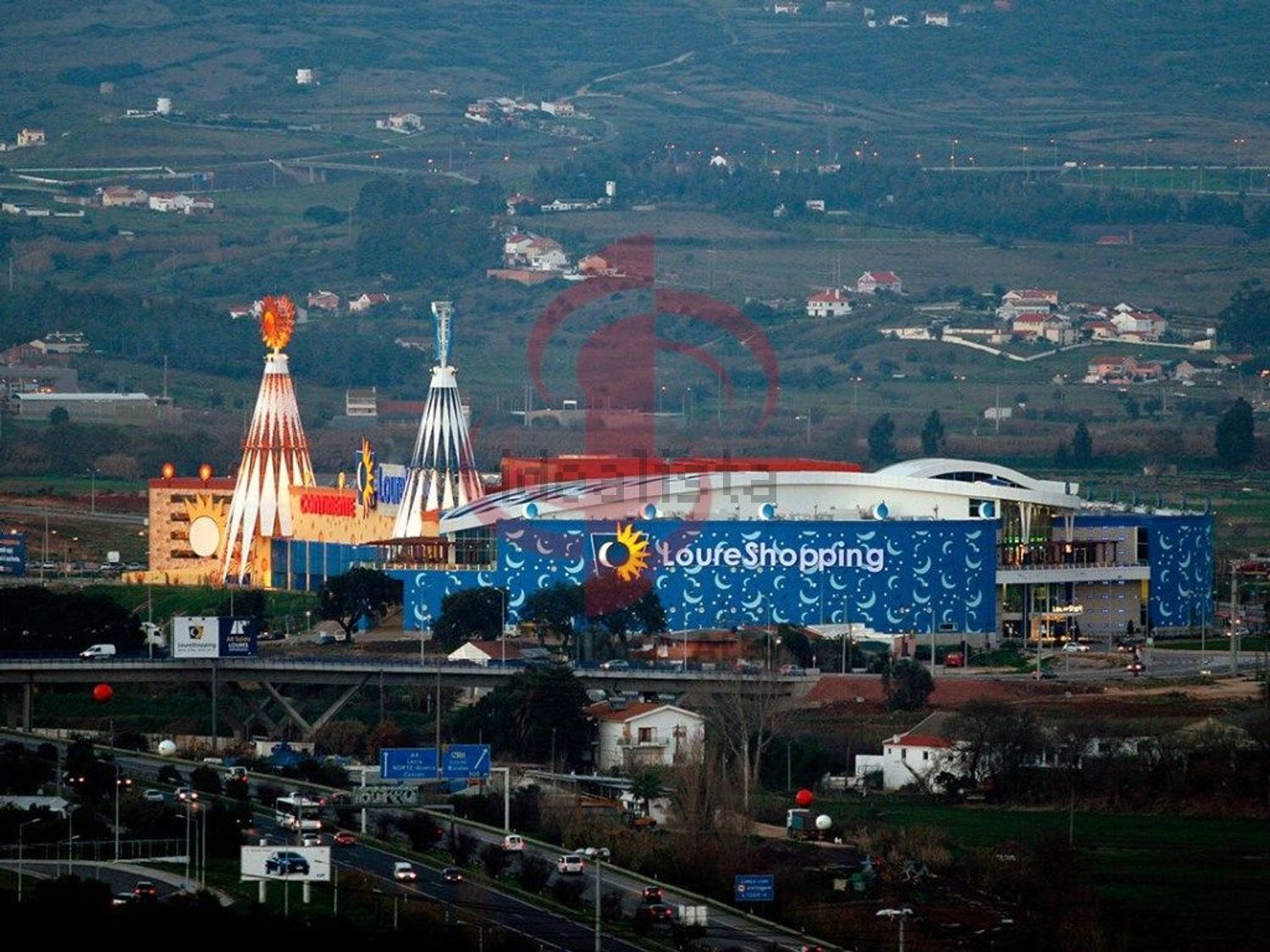 小楼房或独栋别墅出售在Rua Major Rosa Bastos - 视线