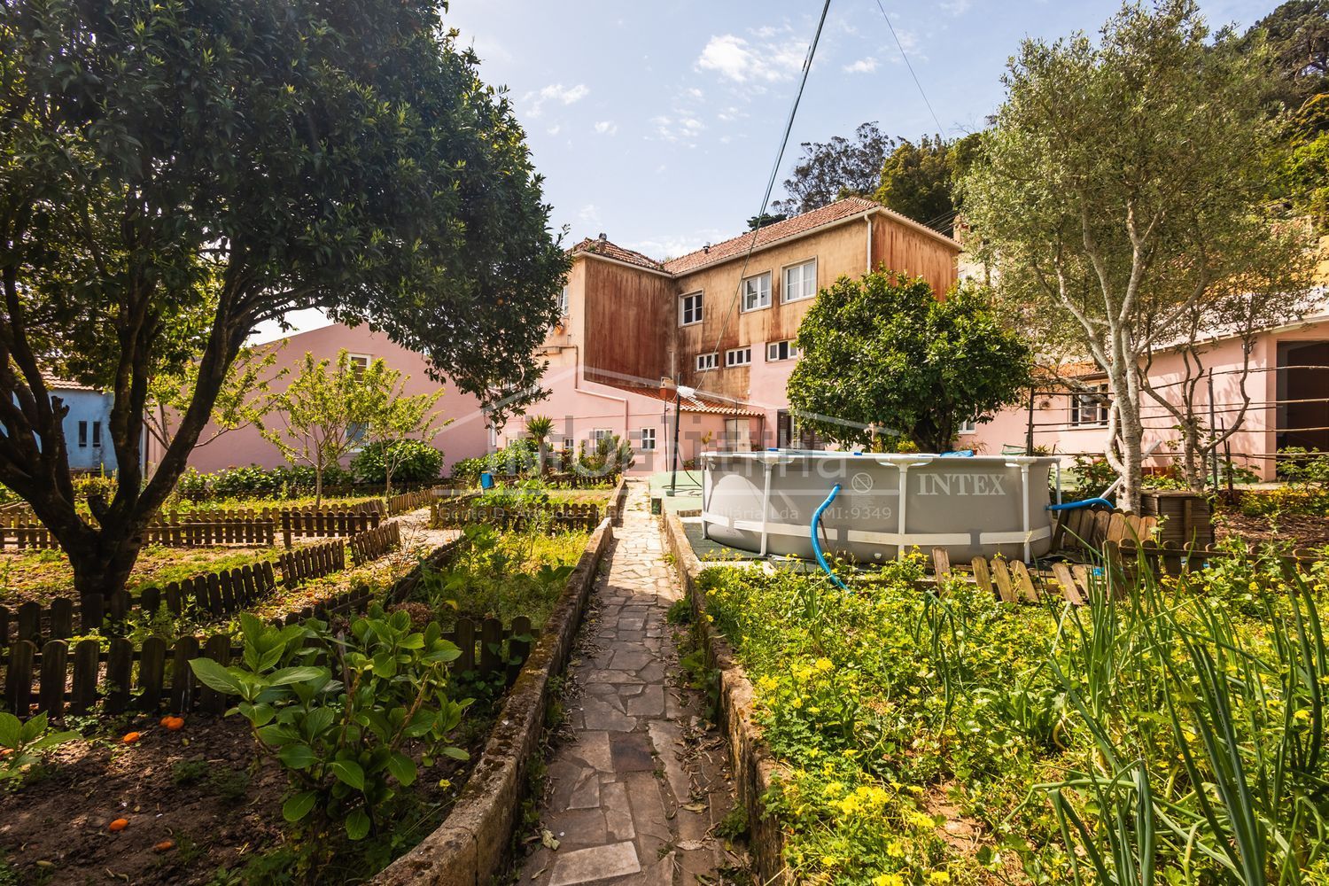 小楼房或独栋别墅出售在Rua Serpa Pinto s/n - 花园