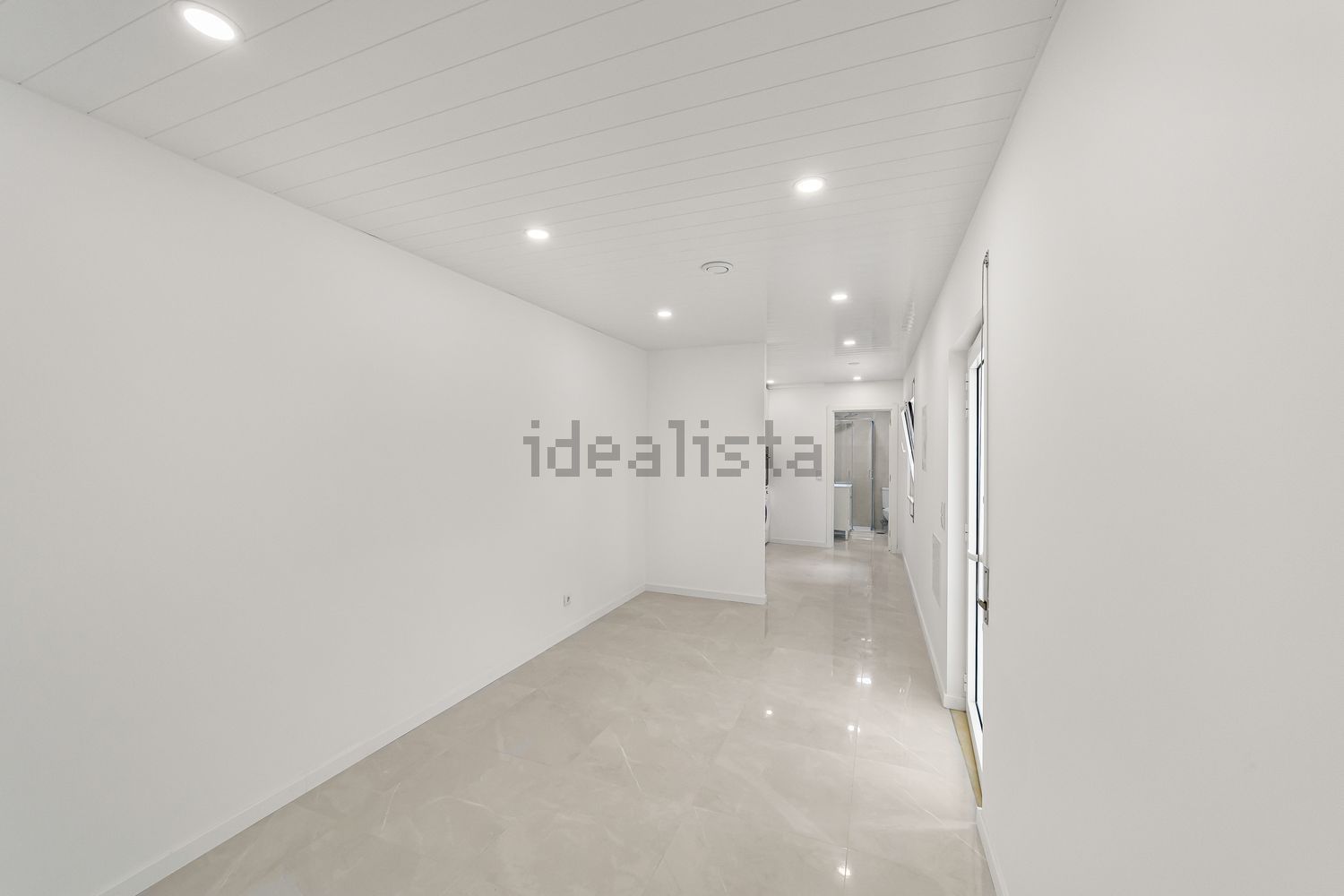 出租t0（单人公寓）在Rua José Ferreira Pio - 过道