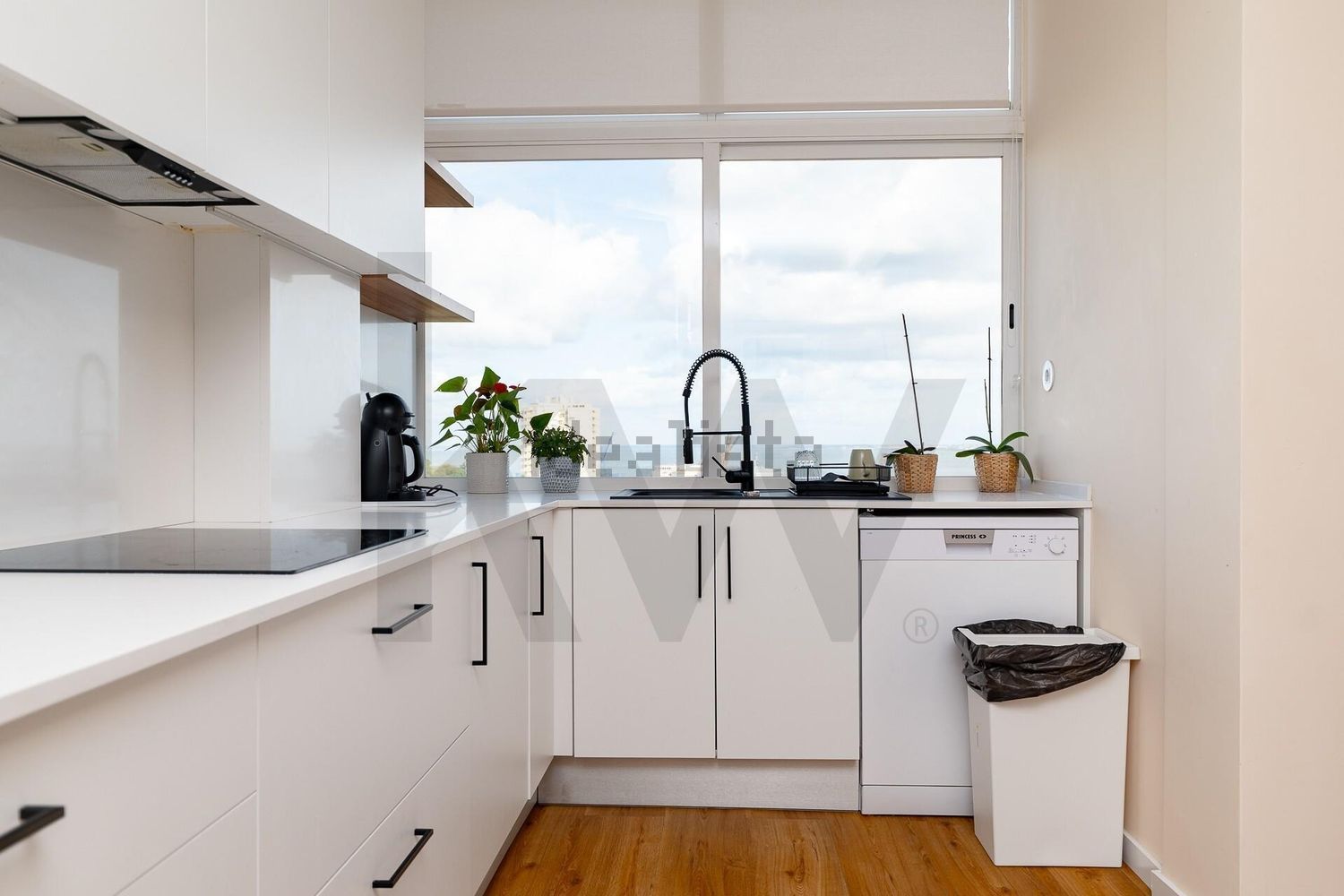 公寓 t2出售在Rua General Justiniano Padrel s/n - 厨房