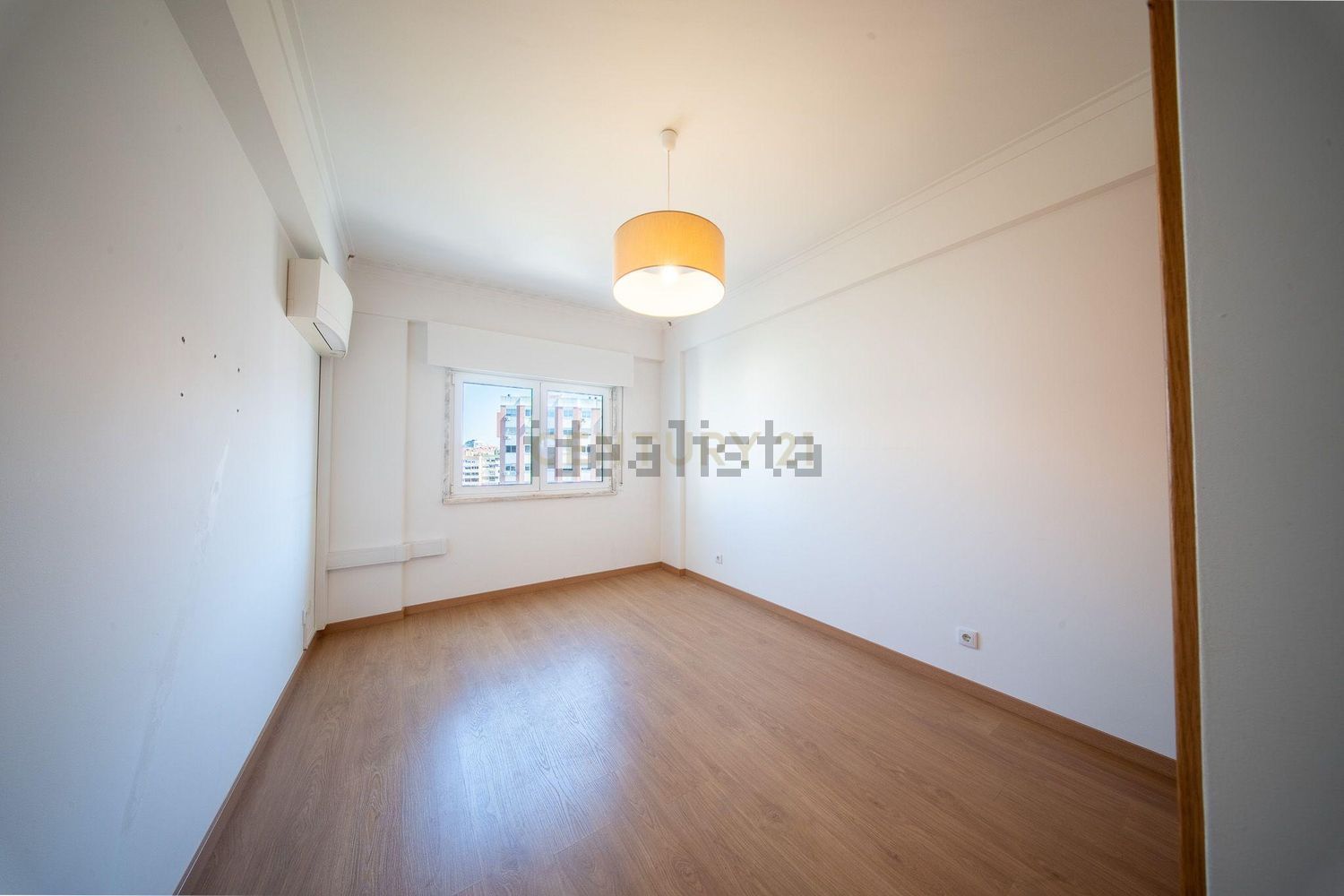 公寓 t3出售在Avenida Ruy Luís Gomes, 12 - 居住