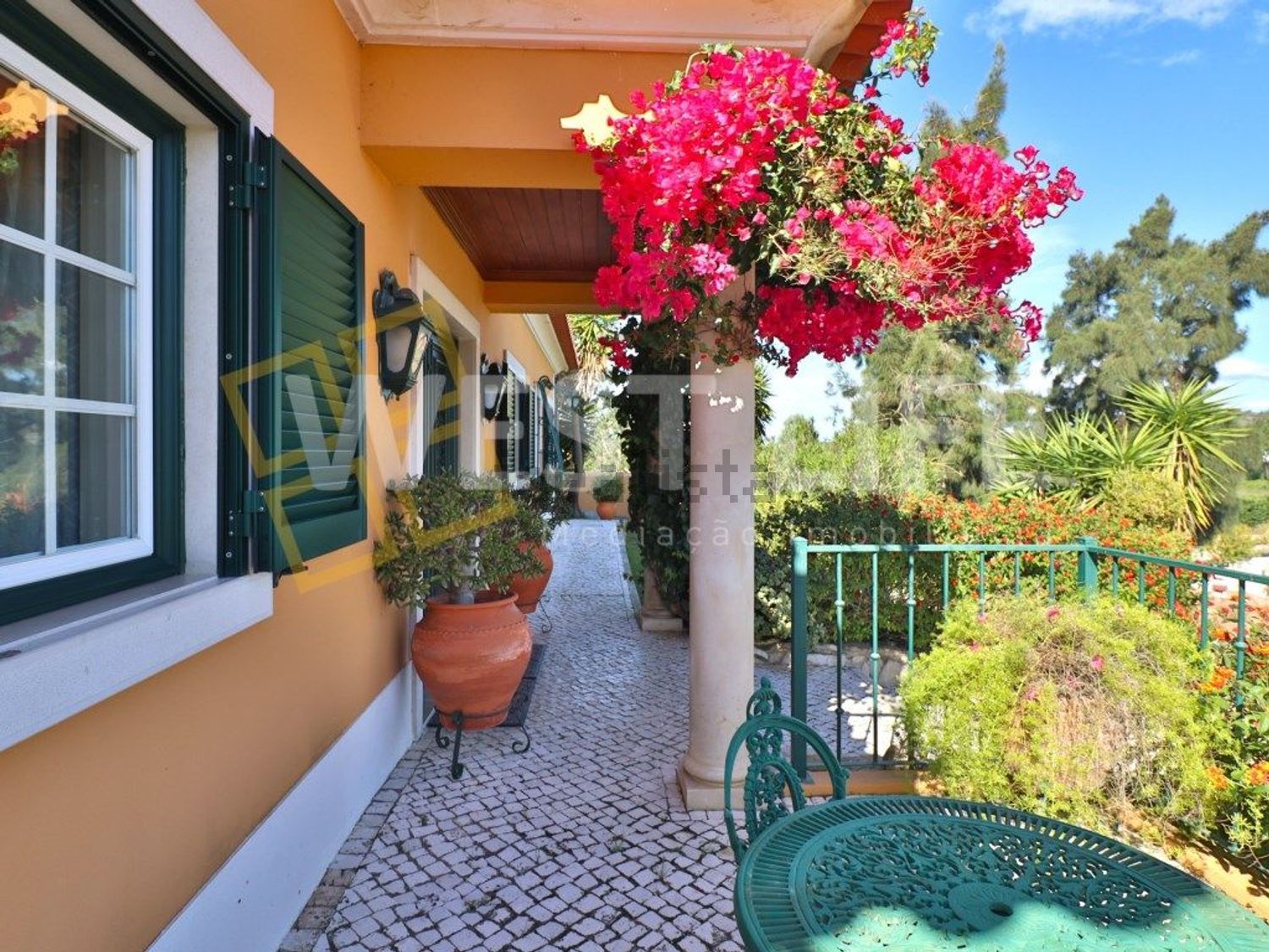 小楼房或独栋别墅出售在Turcifal - 照片